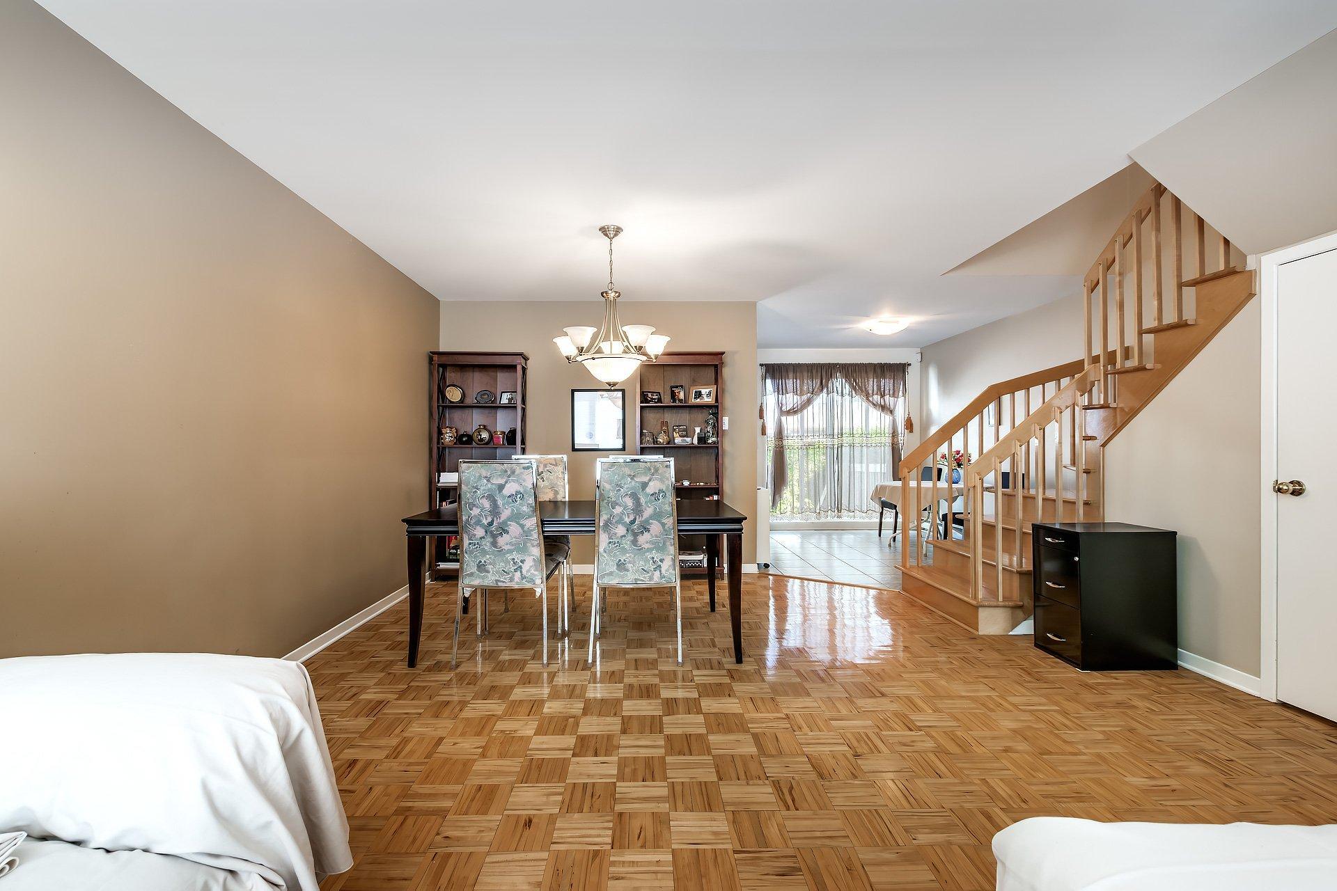 









438


Boul. Nobert

,
Longueuil (Le Vieux-Longueuil),




QC
J4J5L8

