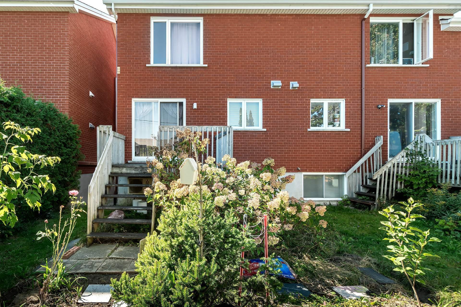 









438


Boul. Nobert

,
Longueuil (Le Vieux-Longueuil),




QC
J4J5L8


