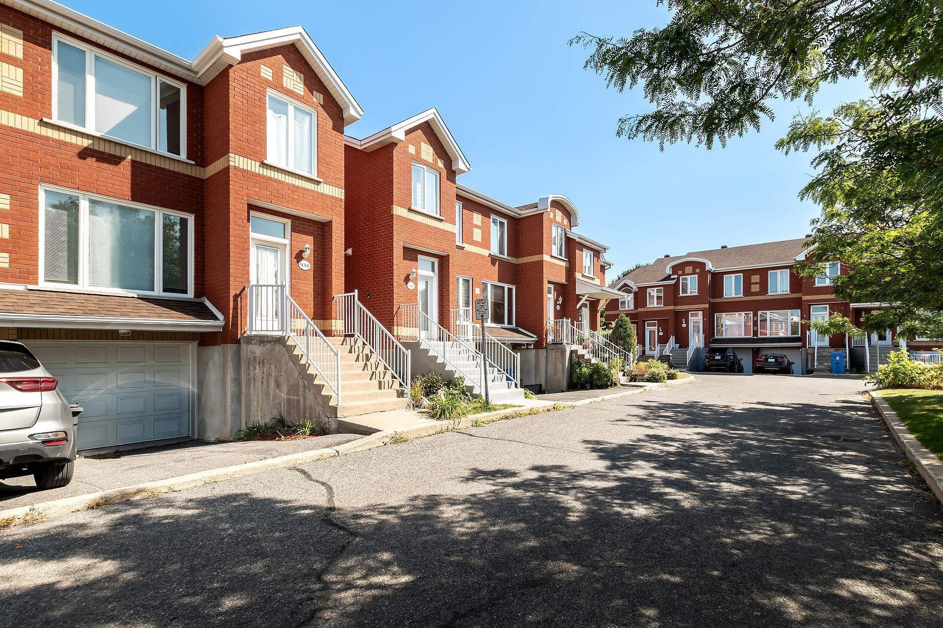 









438


Boul. Nobert

,
Longueuil (Le Vieux-Longueuil),




QC
J4J5L8

