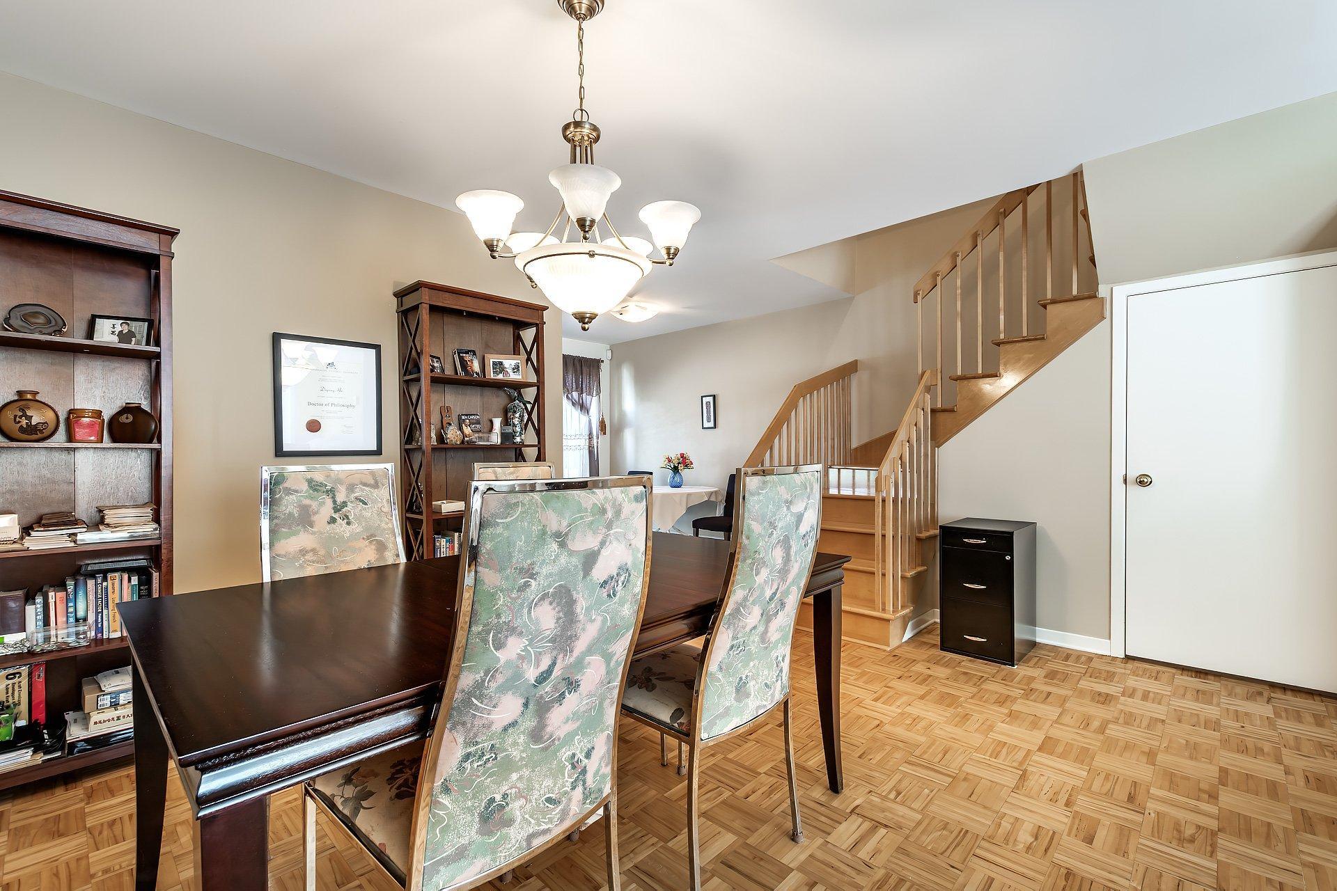 









438


Boul. Nobert

,
Longueuil (Le Vieux-Longueuil),




QC
J4J5L8

