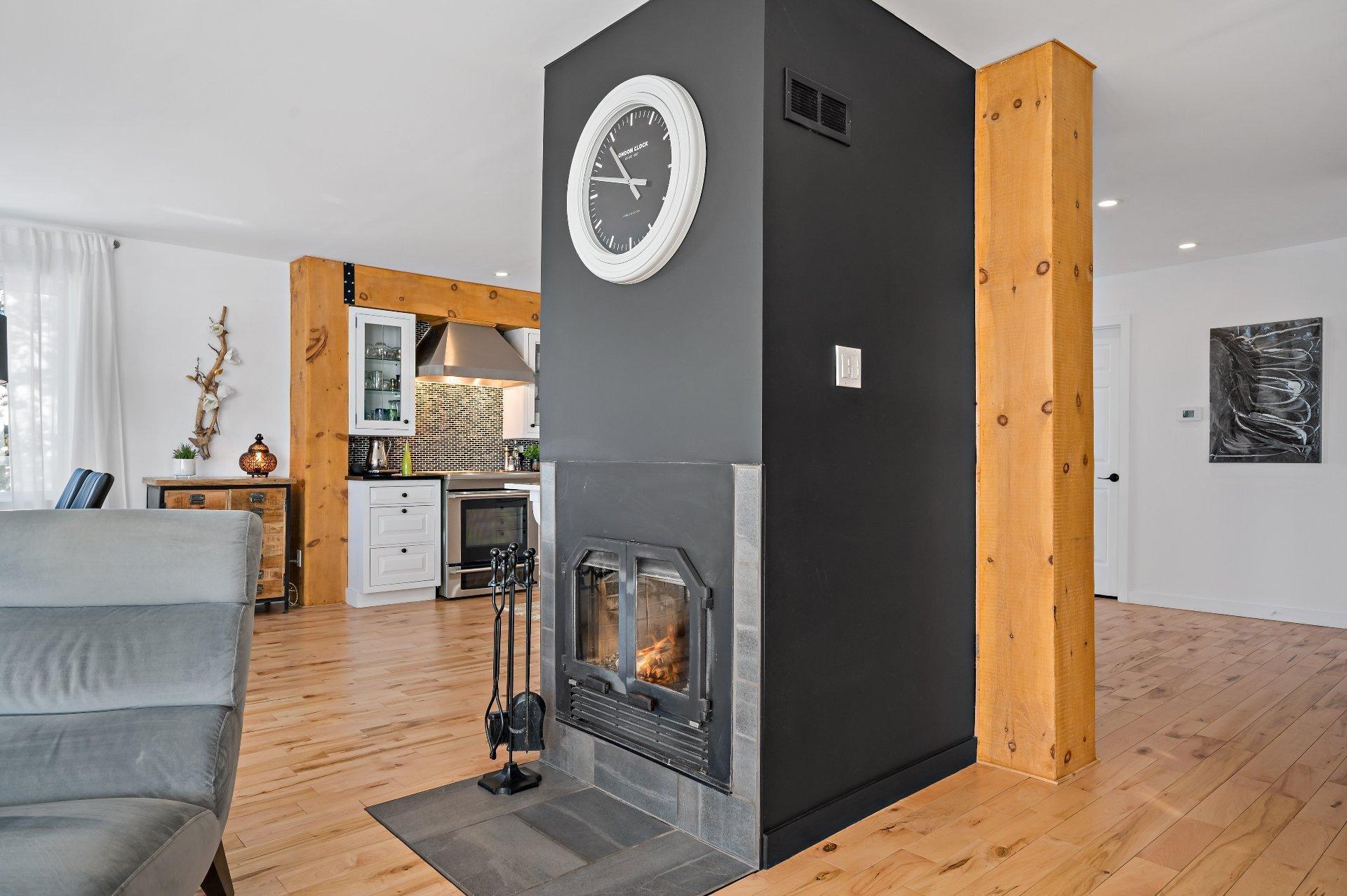 









22


Rue des Ardoises

,
Sainte-Agathe-des-Monts,




QC
J8C3N2

