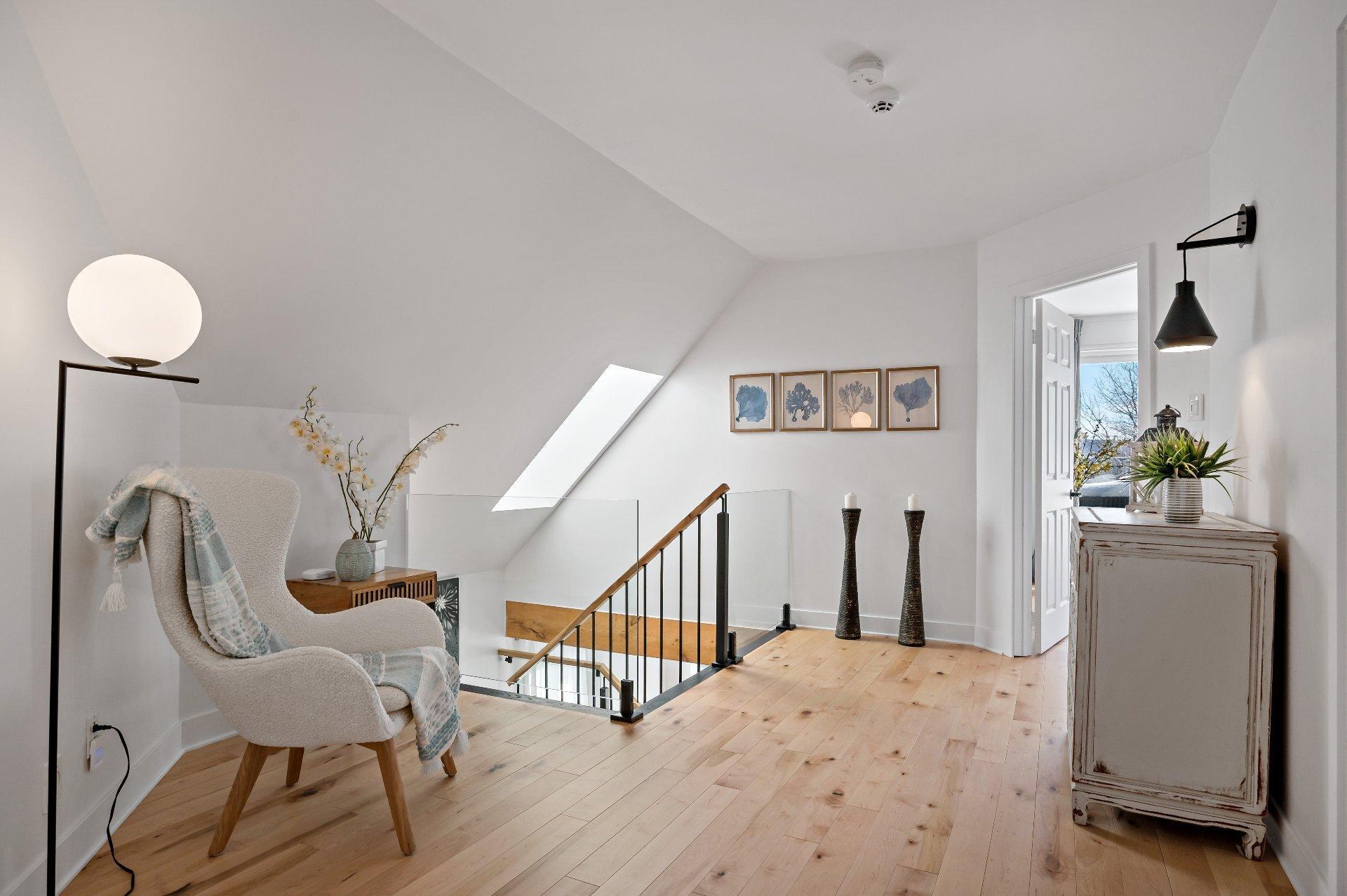 









22


Rue des Ardoises

,
Sainte-Agathe-des-Monts,




QC
J8C3N2

