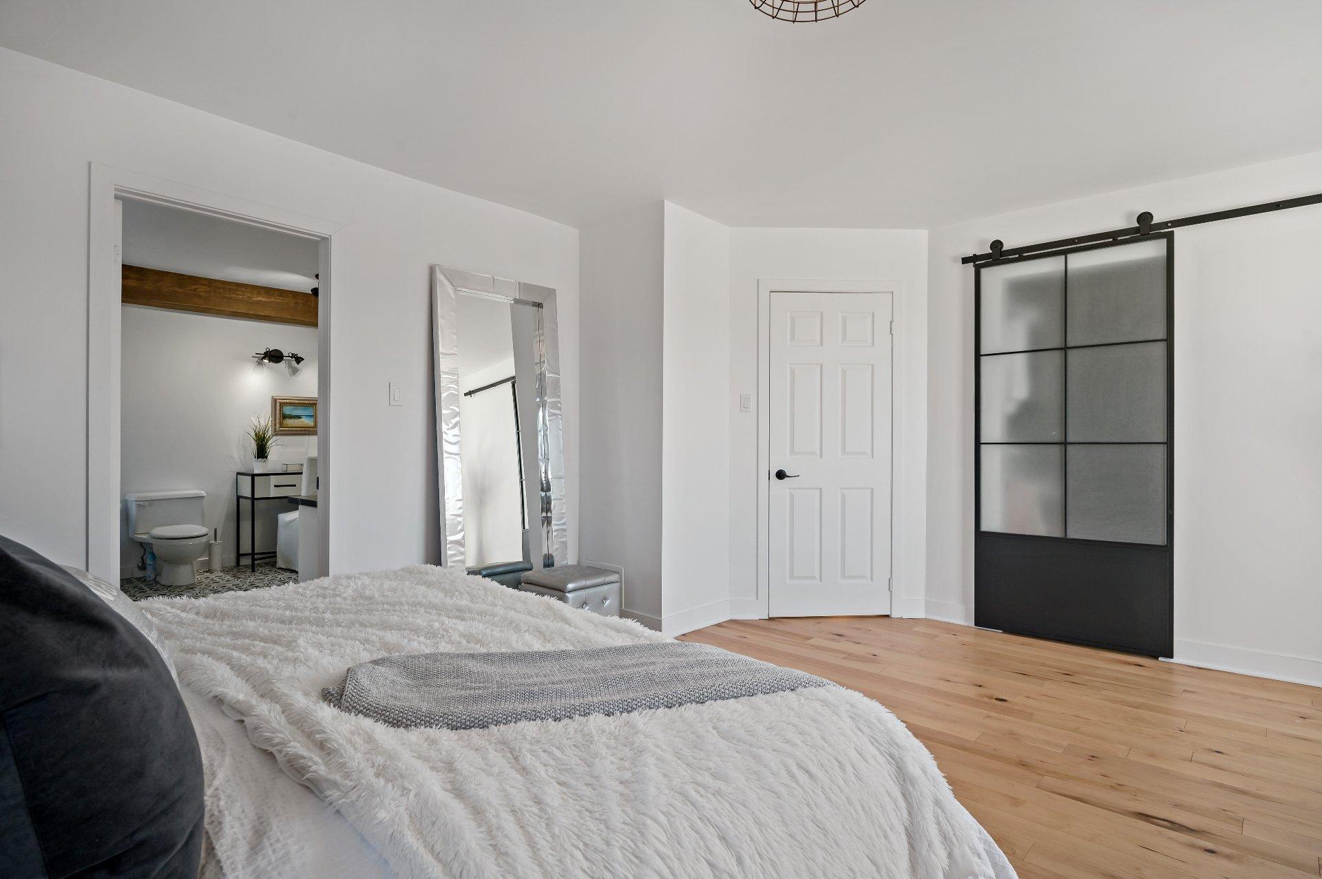 









22


Rue des Ardoises

,
Sainte-Agathe-des-Monts,




QC
J8C3N2

