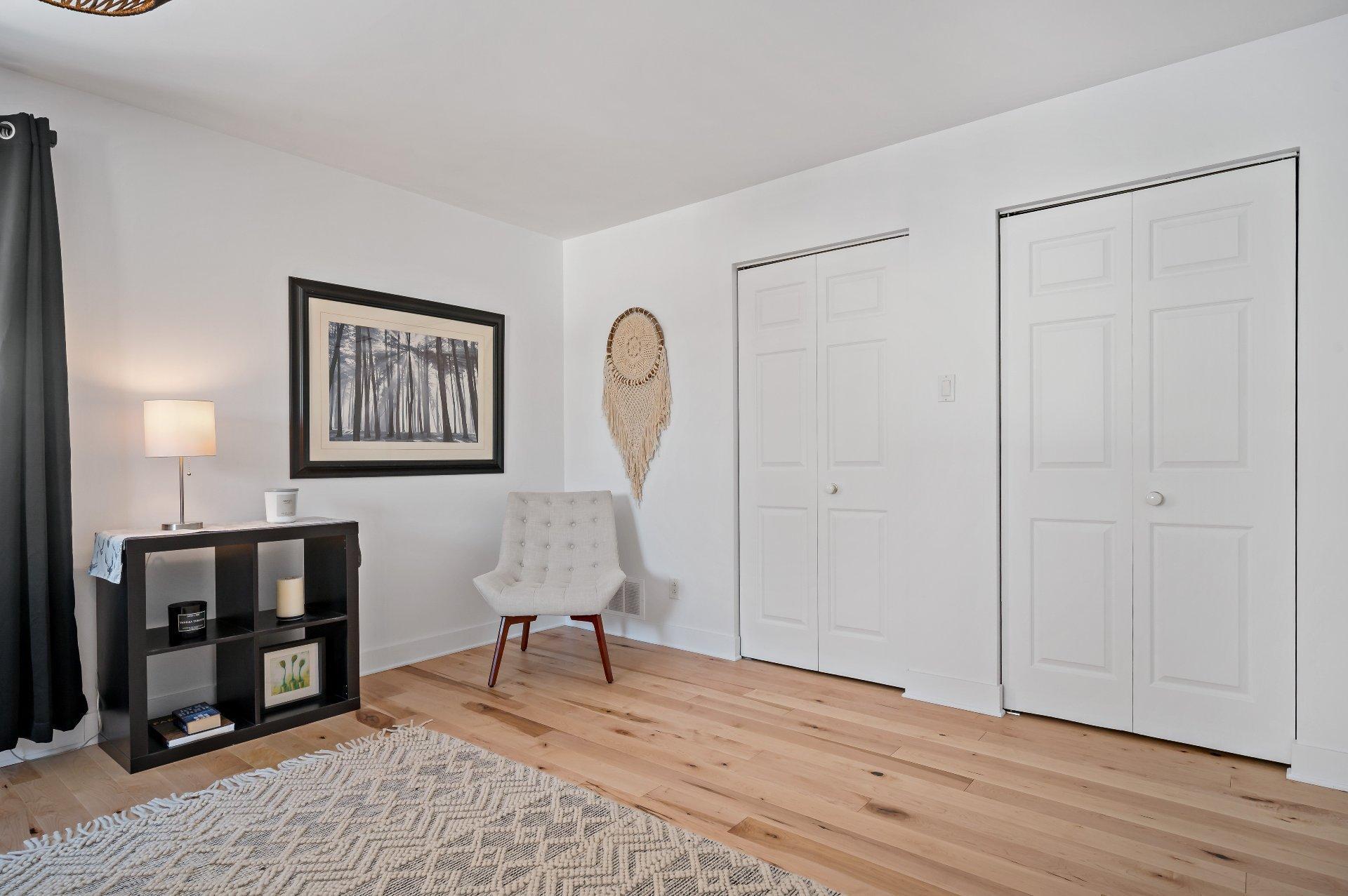 









22


Rue des Ardoises

,
Sainte-Agathe-des-Monts,




QC
J8C3N2

