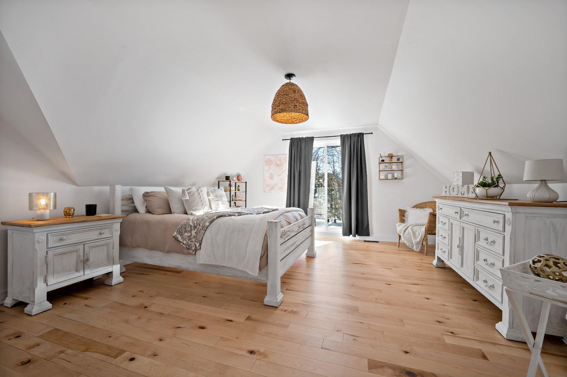 









22


Rue des Ardoises

,
Sainte-Agathe-des-Monts,




QC
J8C3N2

