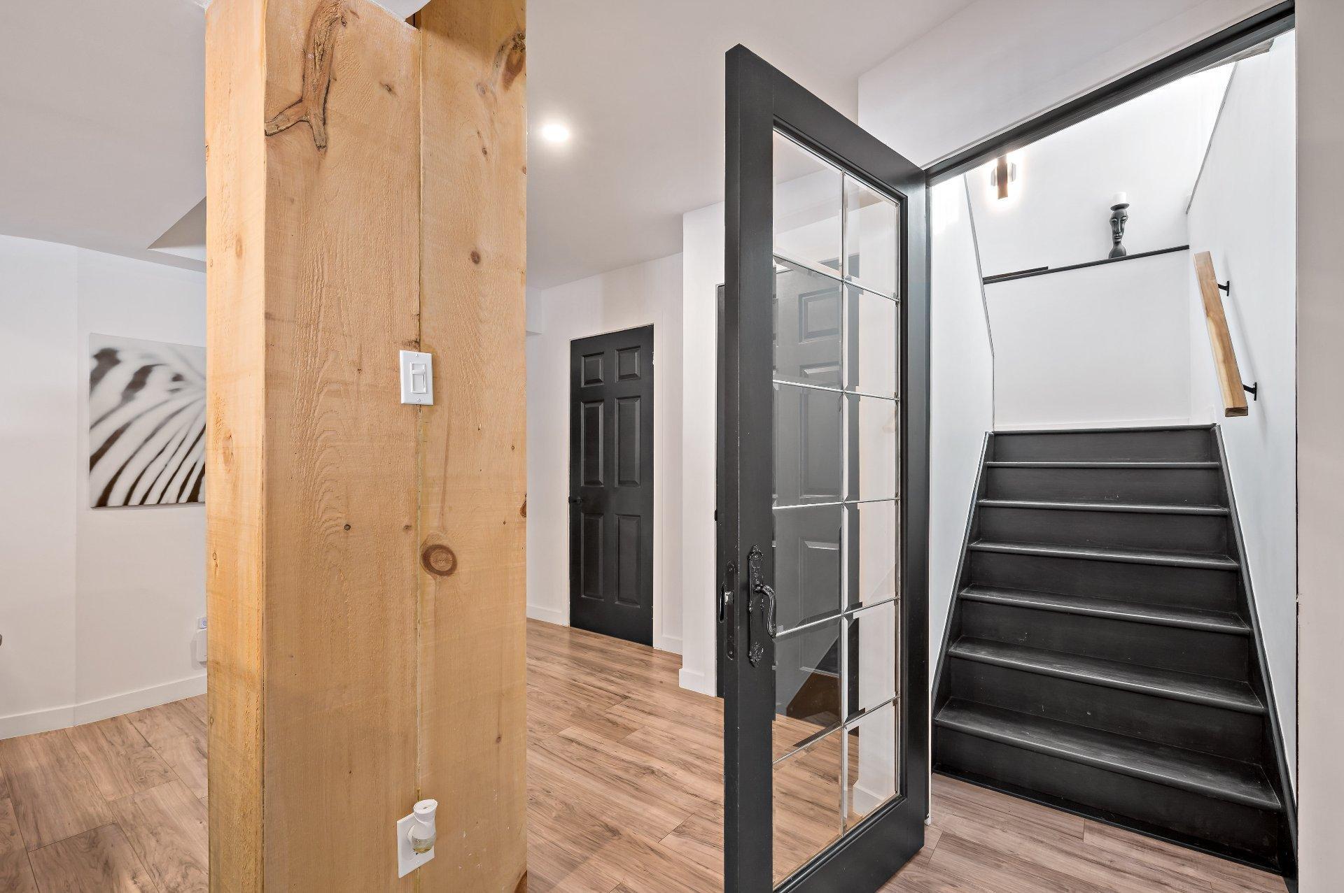 









22


Rue des Ardoises

,
Sainte-Agathe-des-Monts,




QC
J8C3N2

