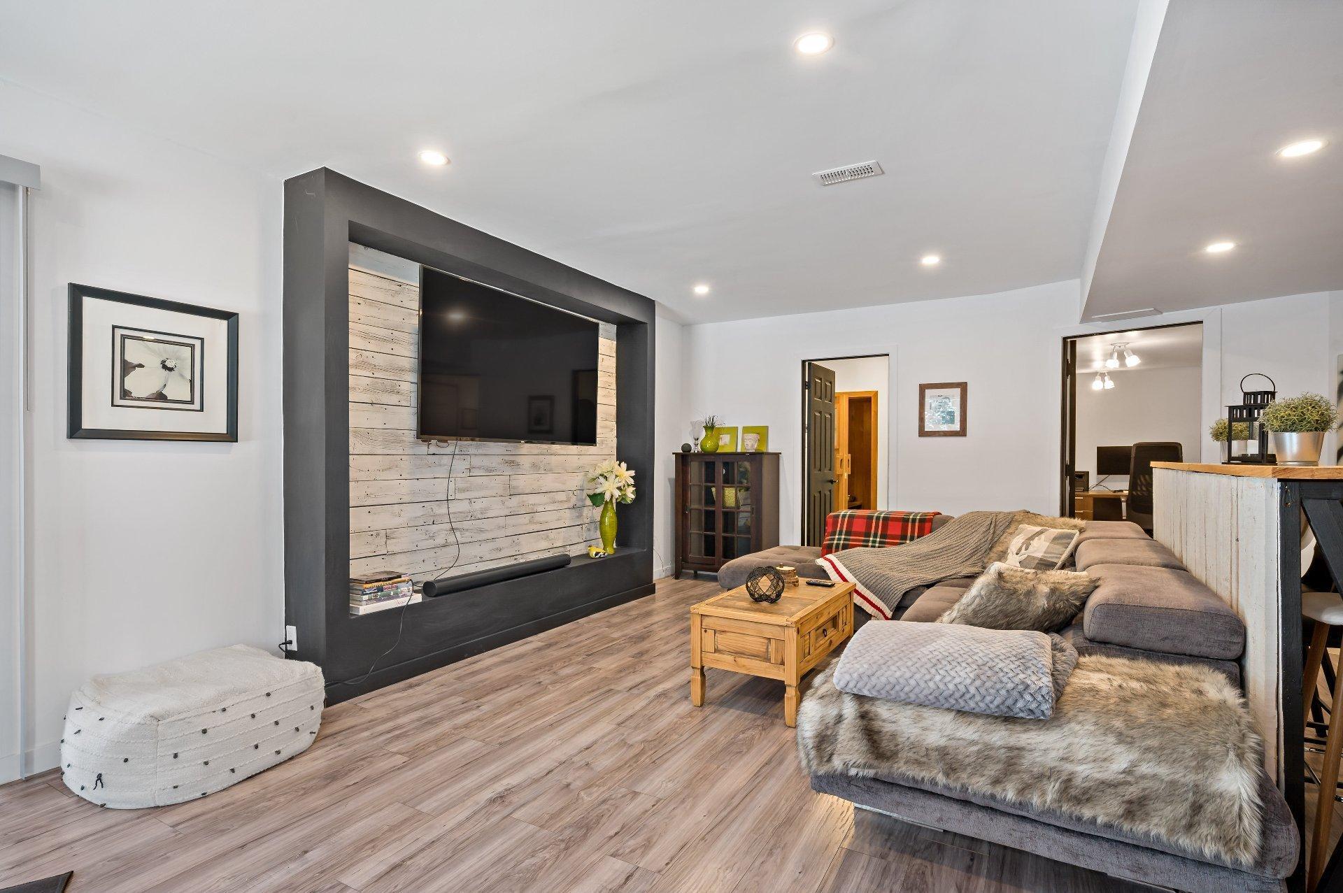 









22


Rue des Ardoises

,
Sainte-Agathe-des-Monts,




QC
J8C3N2

