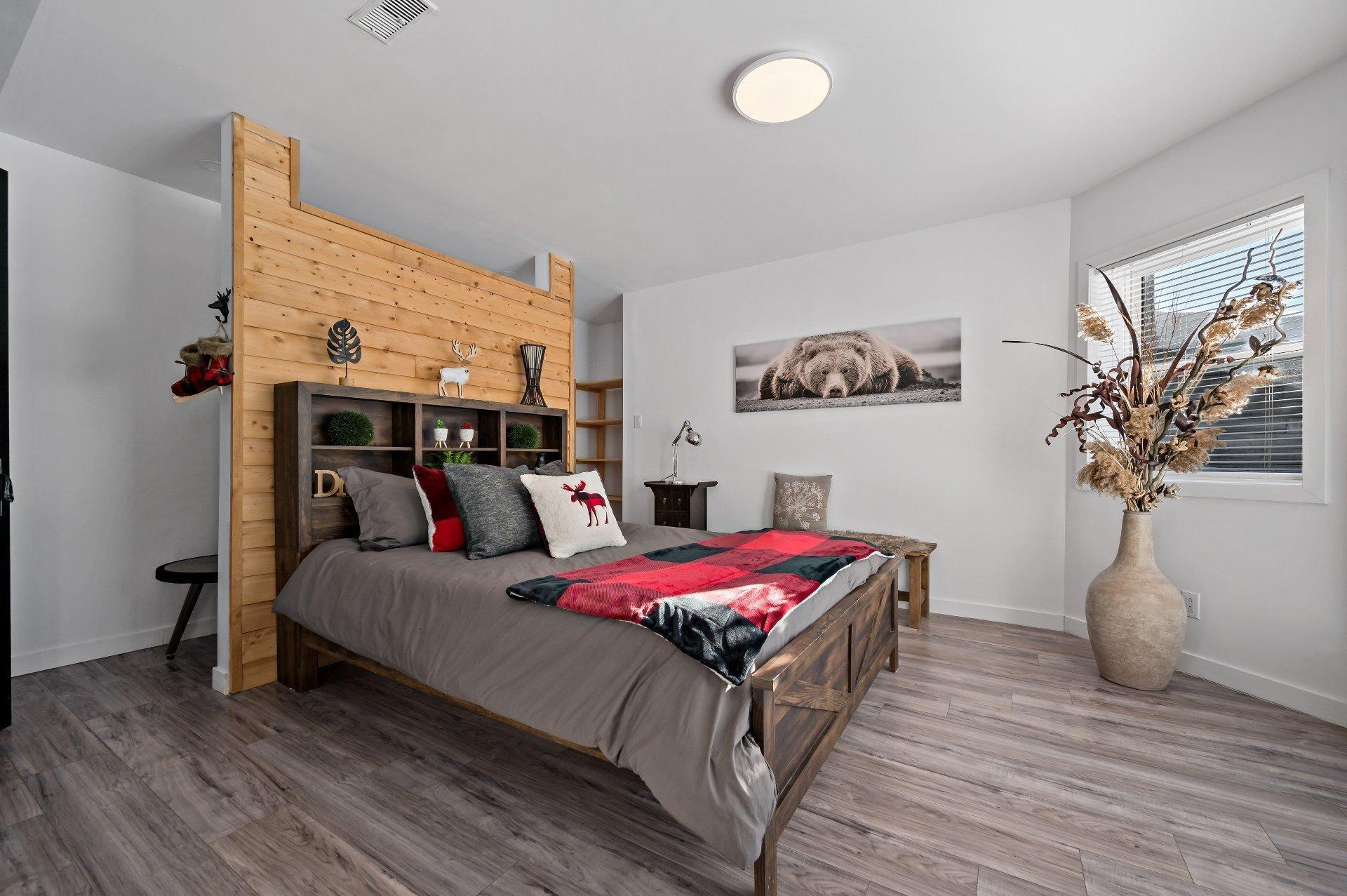 









22


Rue des Ardoises

,
Sainte-Agathe-des-Monts,




QC
J8C3N2

