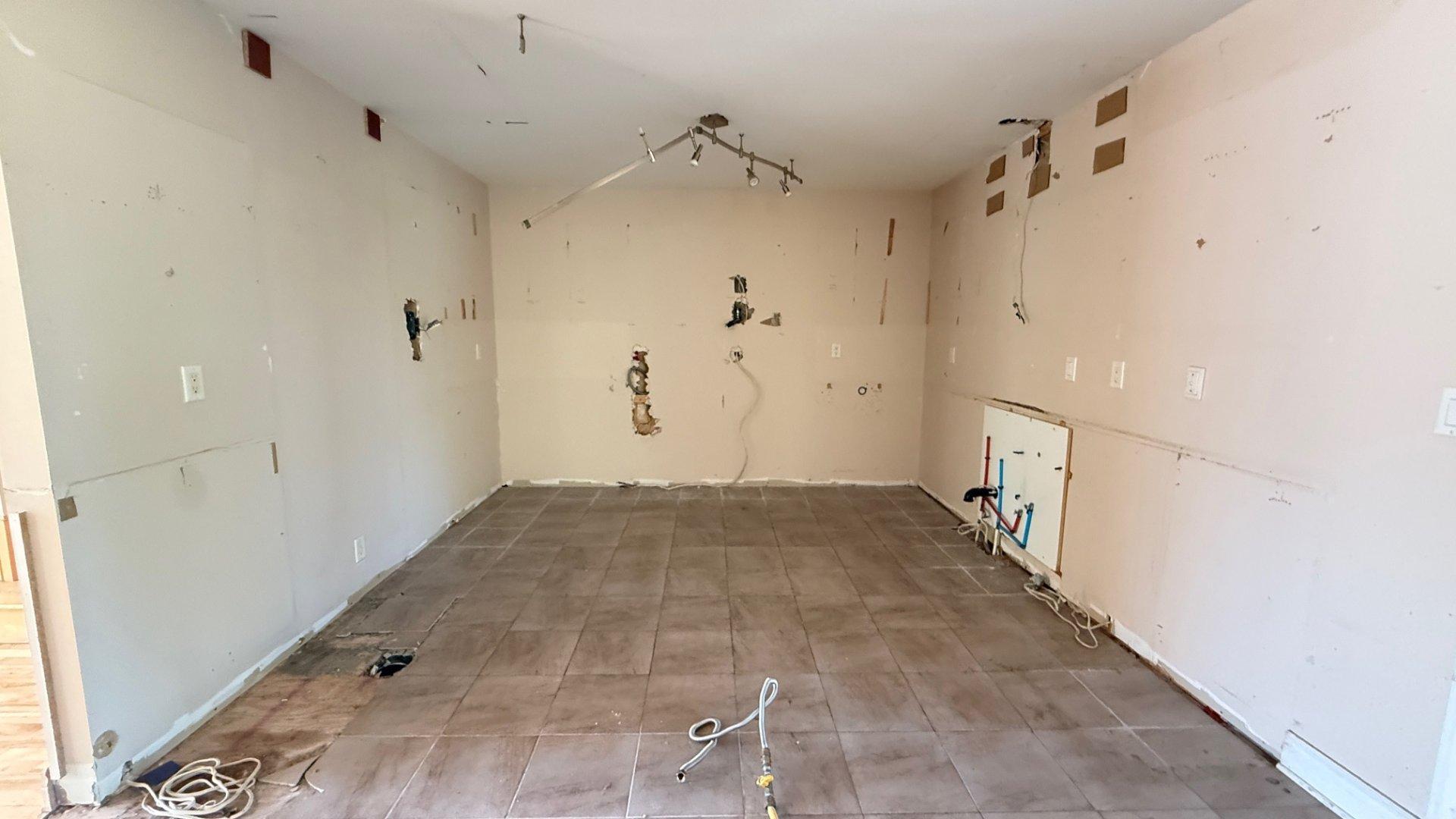 









2482


Ch. Bellerive

,
Carignan,




QC
J3L4J9

