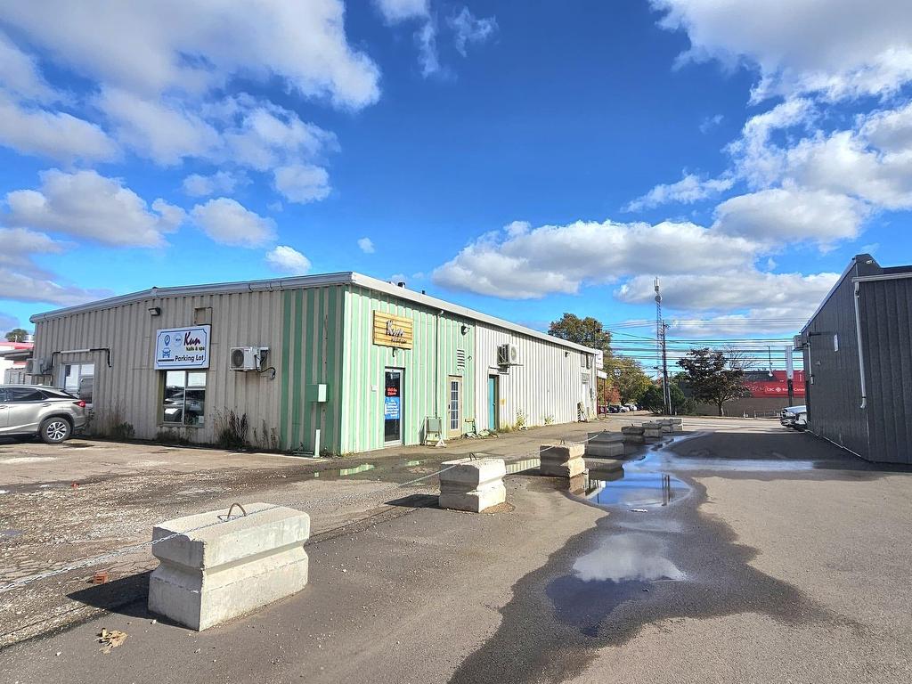 












421 University Avenue

,
Charlottetown,




PE
C1A 4N7

