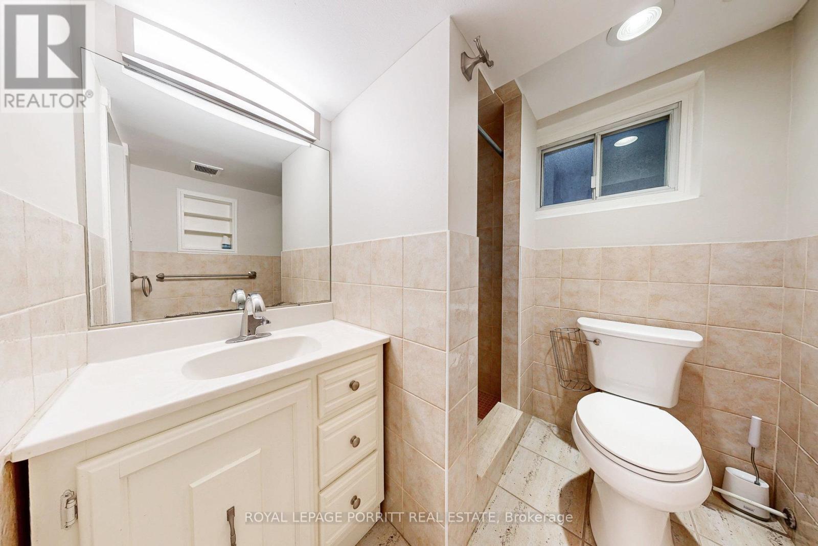 












B - 73 GORT AVENUE

,
Toronto,




Ontario
M8W3Y9

