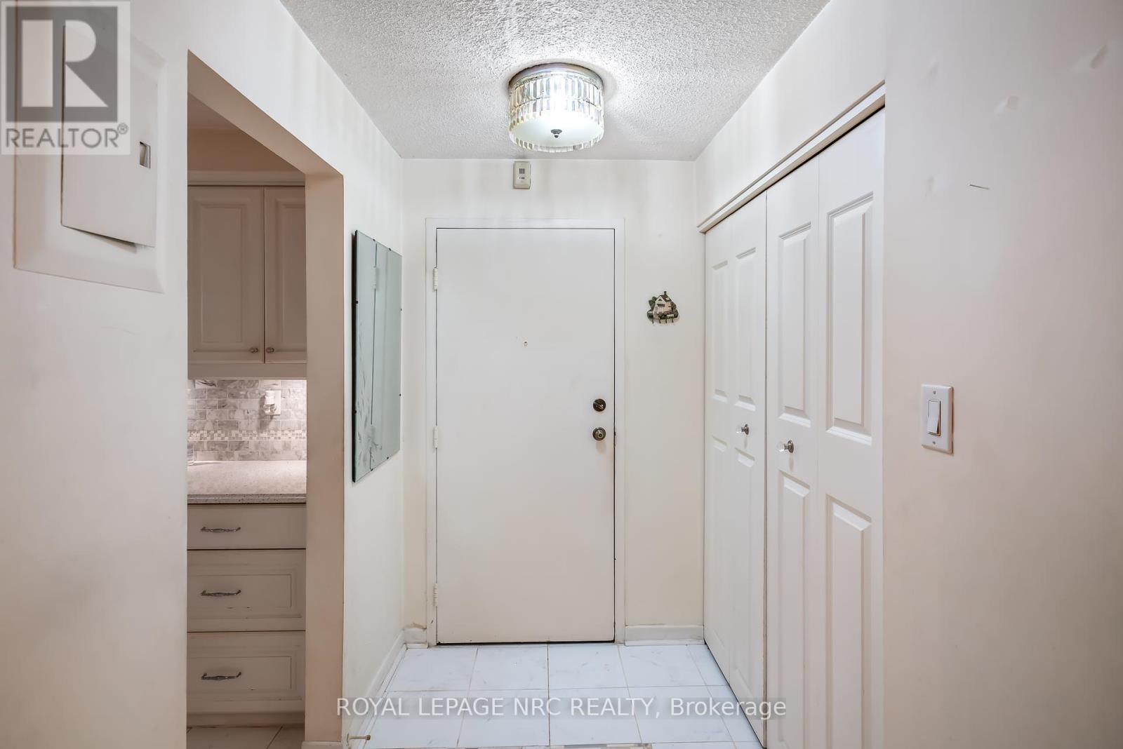 












201 - 276 OAKDALE AVENUE

,
St. Catharines (Oakdale),




Ontario
L2P3S5

