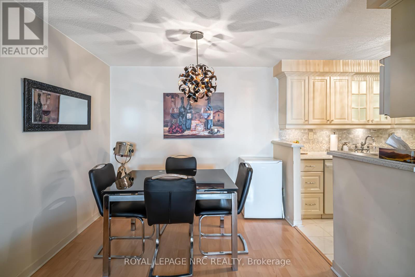 












201 - 276 OAKDALE AVENUE

,
St. Catharines (Oakdale),




Ontario
L2P3S5

