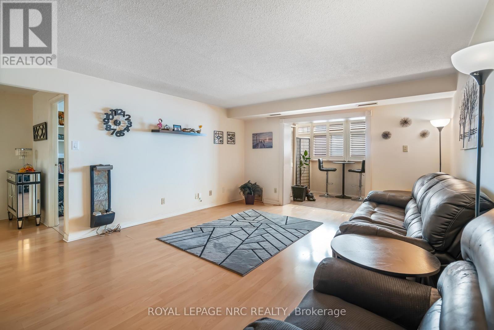 












201 - 276 OAKDALE AVENUE

,
St. Catharines (Oakdale),




Ontario
L2P3S5

