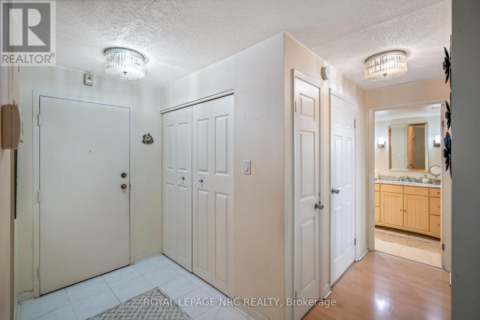 












201 - 276 OAKDALE AVENUE

,
St. Catharines (Oakdale),




Ontario
L2P3S5

