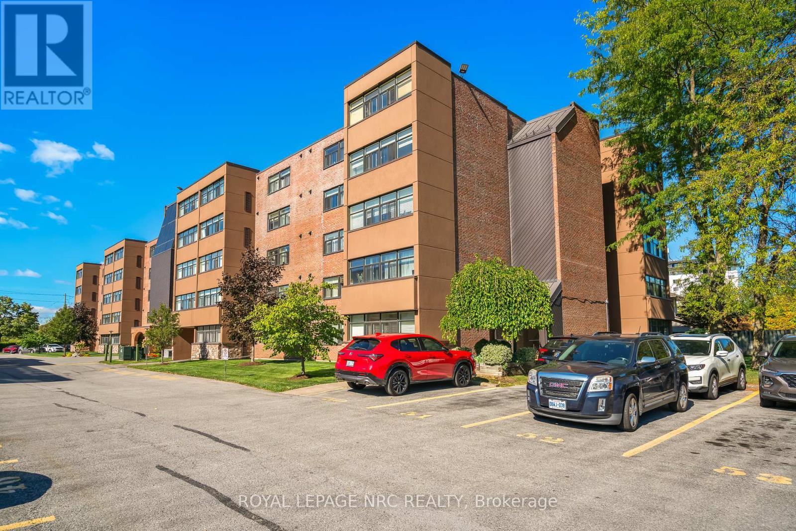 












201 - 276 OAKDALE AVENUE

,
St. Catharines (Oakdale),




Ontario
L2P3S5

