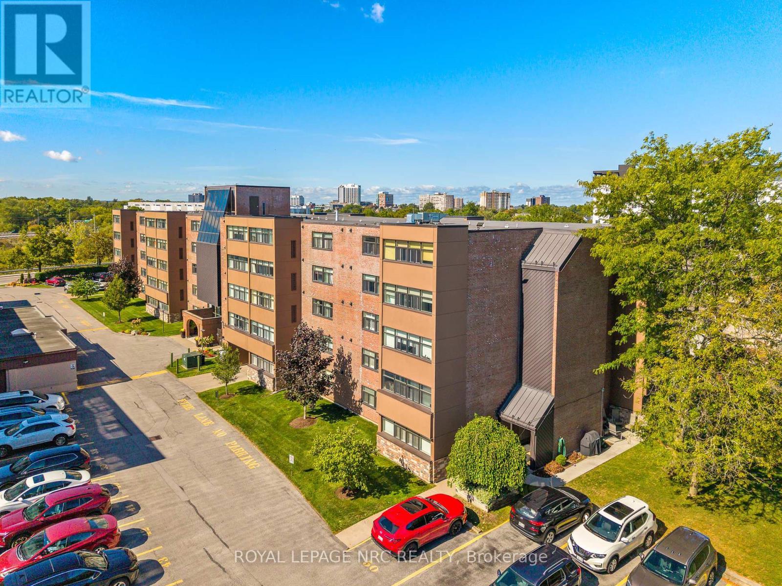 












201 - 276 OAKDALE AVENUE

,
St. Catharines (Oakdale),




Ontario
L2P3S5

