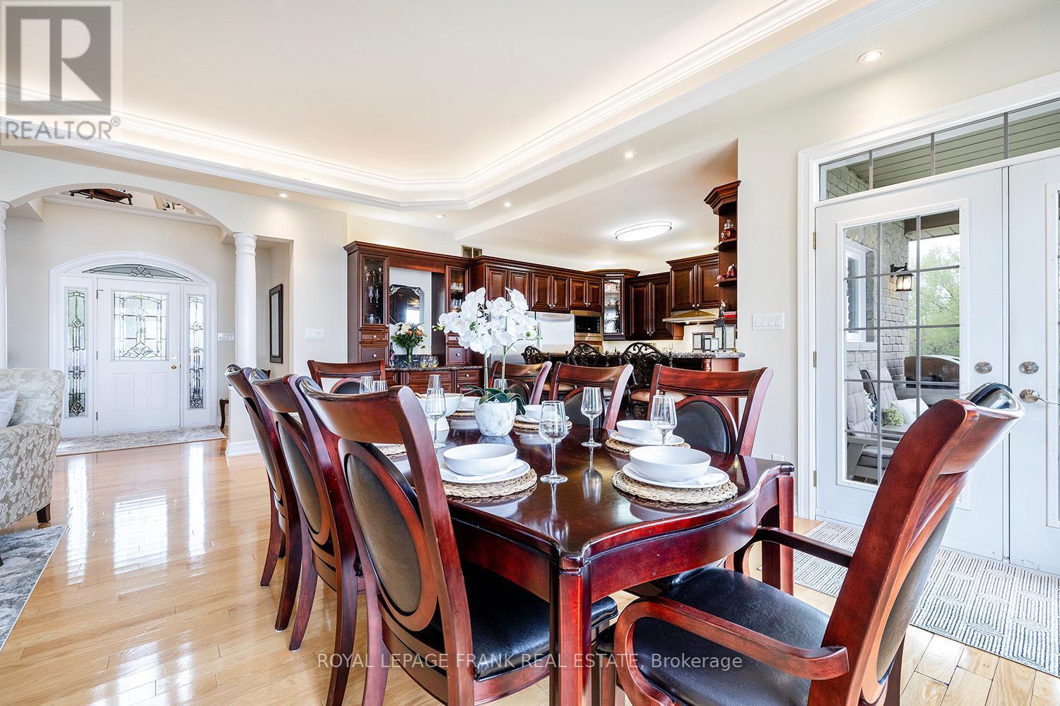 












24 GILSON POINT PLACE

,
Kawartha Lakes (Little Britain),




Ontario
K0M2C0

