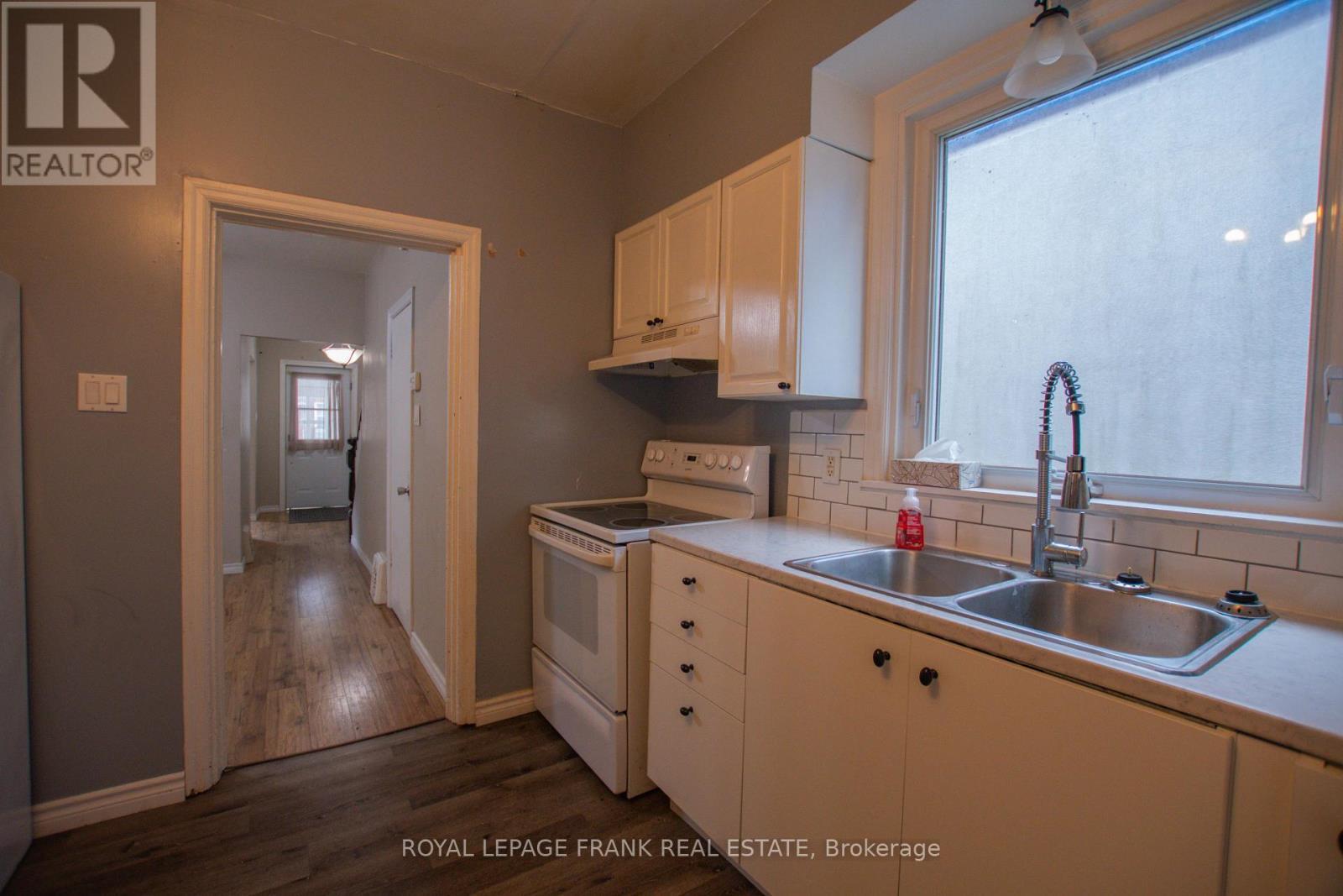 












340 REGINA STREET

,
North Bay (Central),




Ontario
P1B2J8

