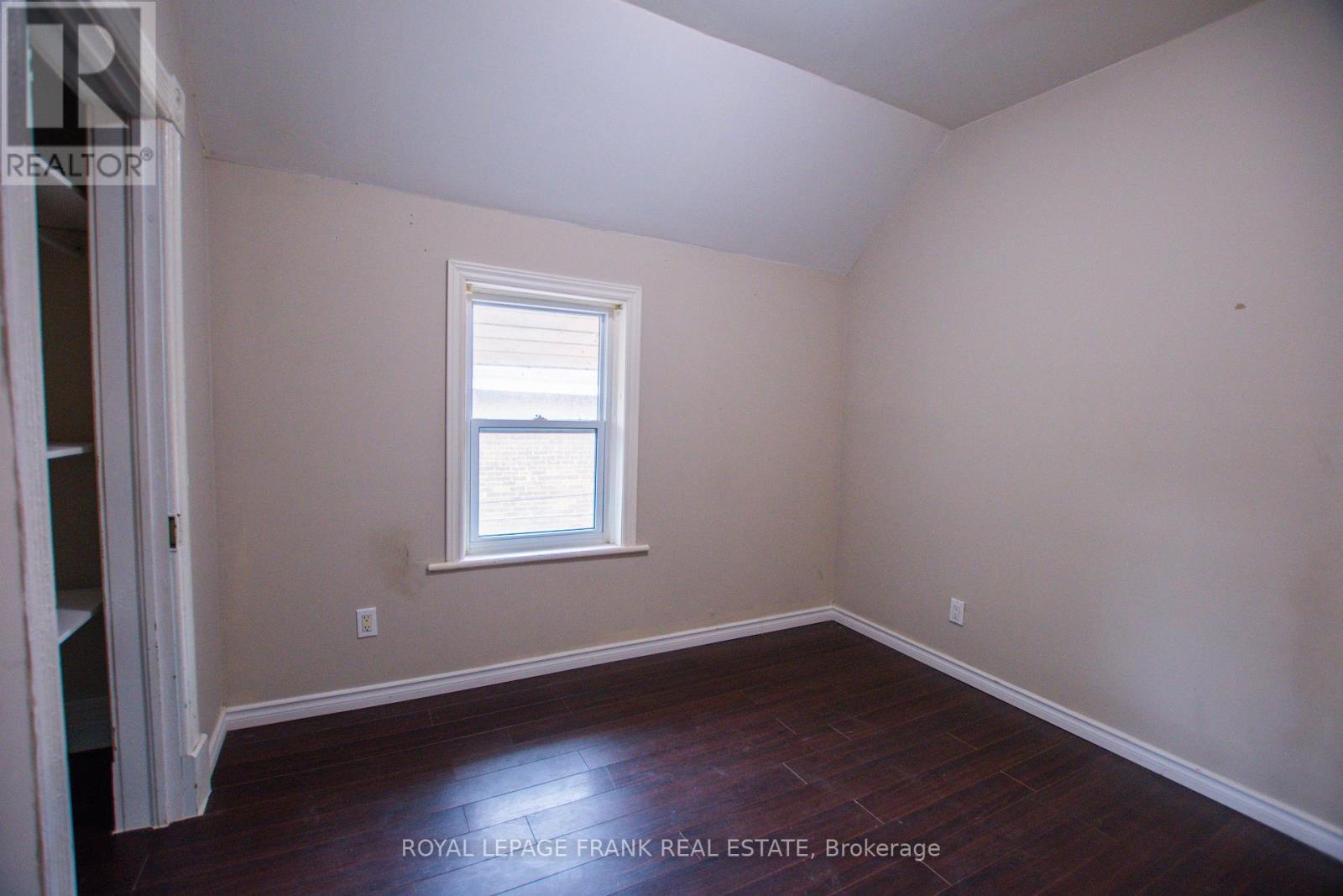 












340 REGINA STREET

,
North Bay (Central),




Ontario
P1B2J8

