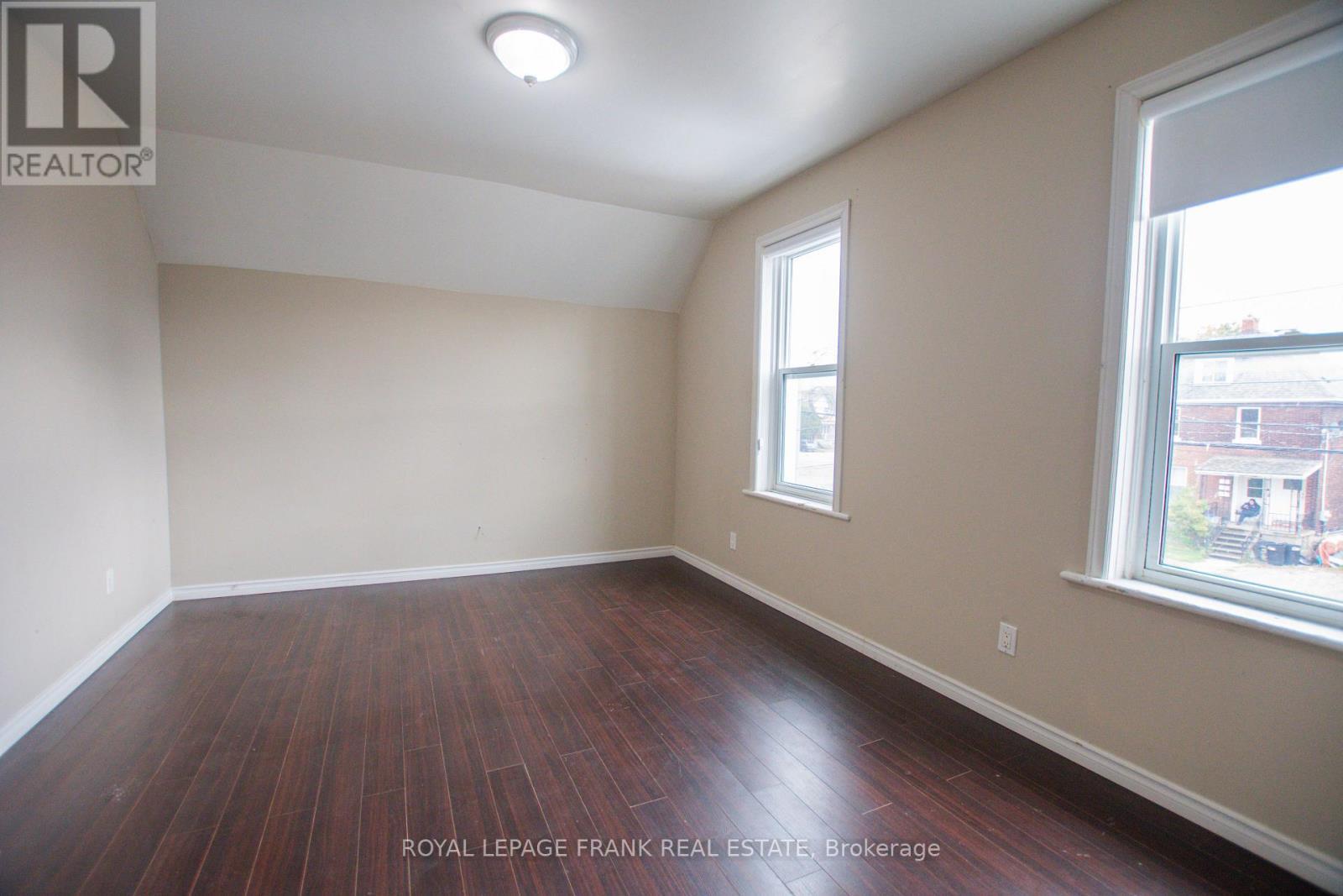 












340 REGINA STREET

,
North Bay (Central),




Ontario
P1B2J8

