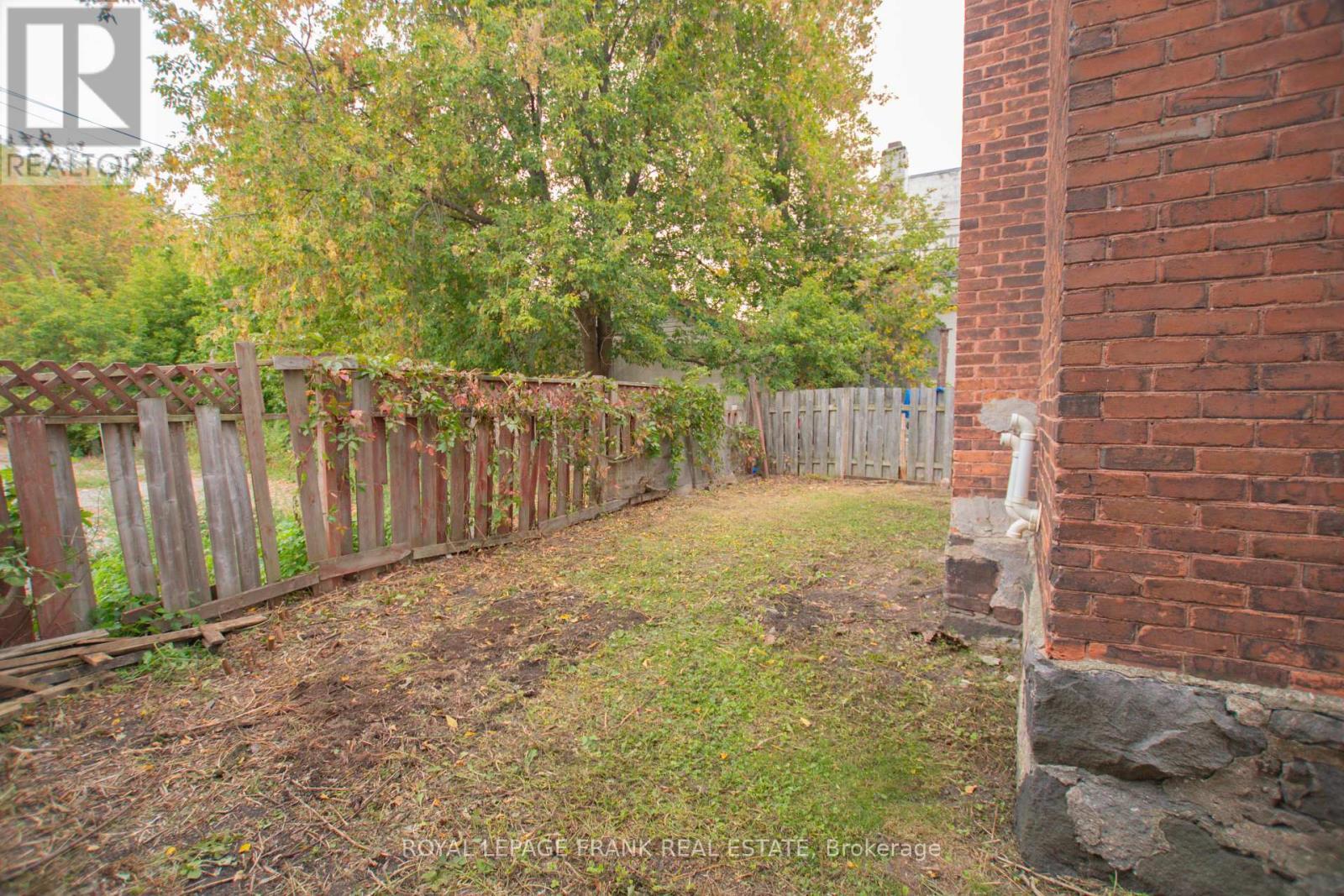 












340 REGINA STREET

,
North Bay (Central),




Ontario
P1B2J8

