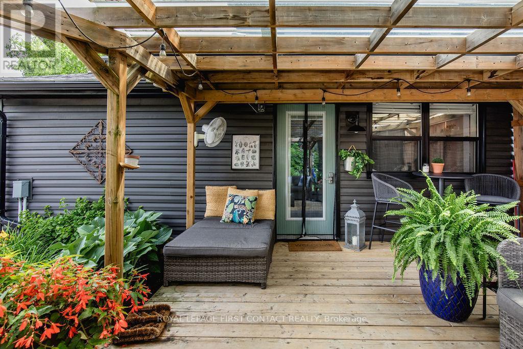 












1370 KILLARNEY BEACH ROAD

,
Innisfil,




Ontario
L0L1W0

