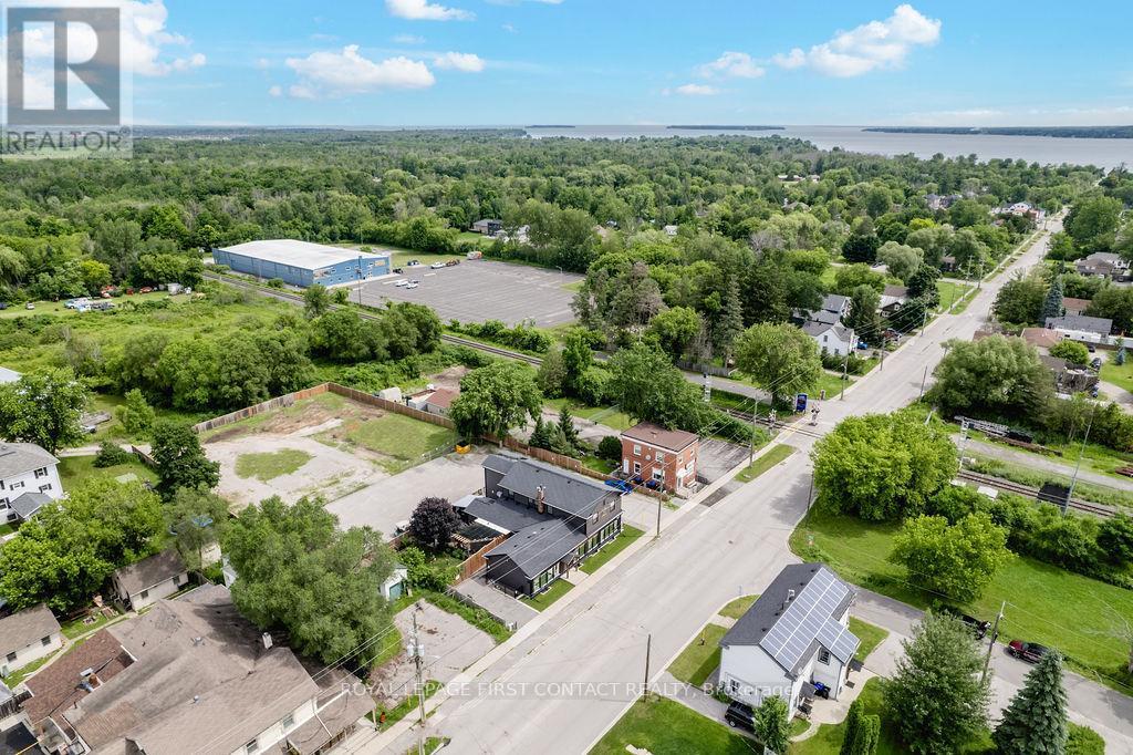 












1370 KILLARNEY BEACH ROAD

,
Innisfil,




Ontario
L0L1W0

