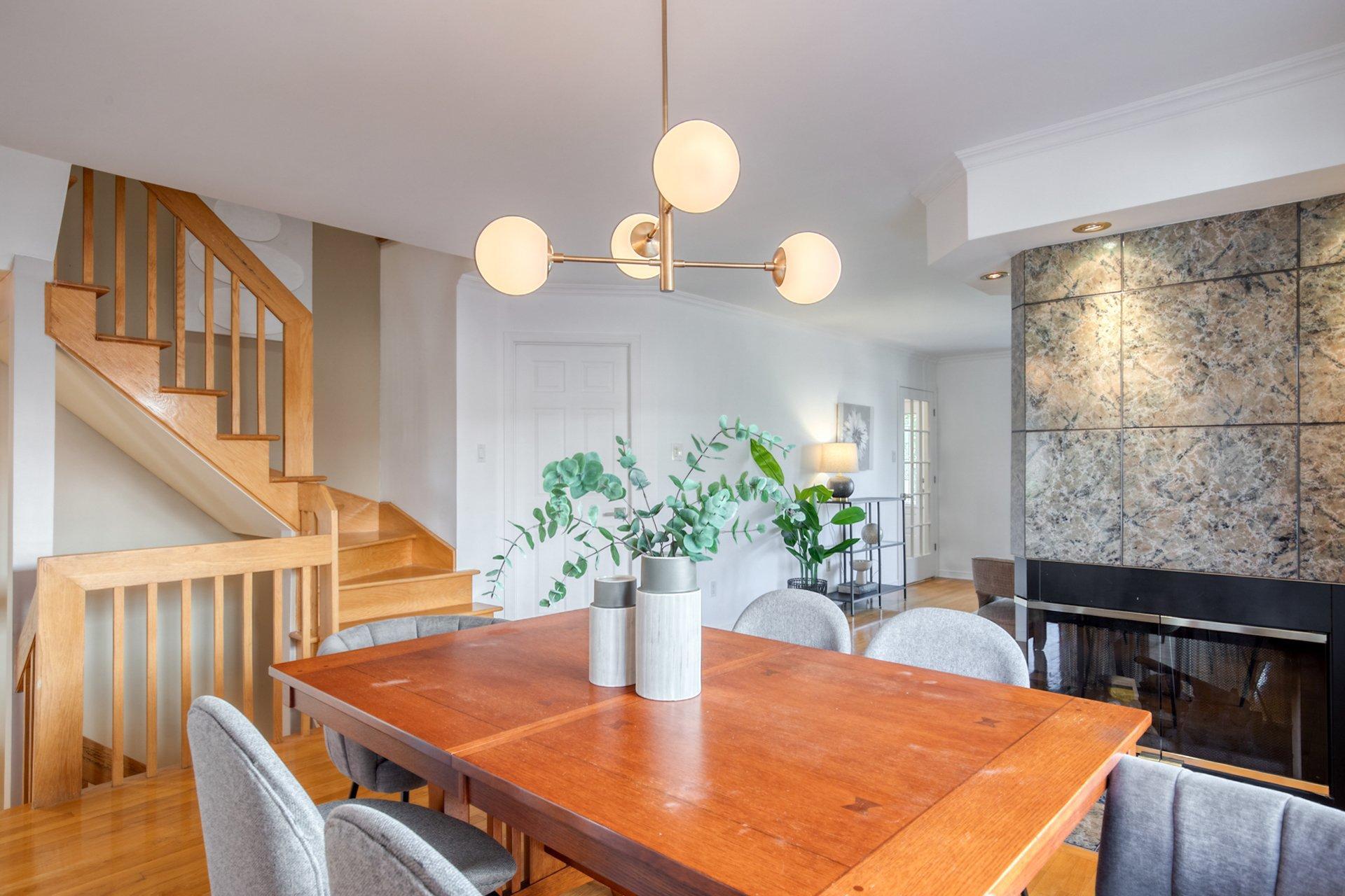 









427

 - 431


Rue François-V.-Malhiot

,
Boucherville,




QC
J4B7X1

