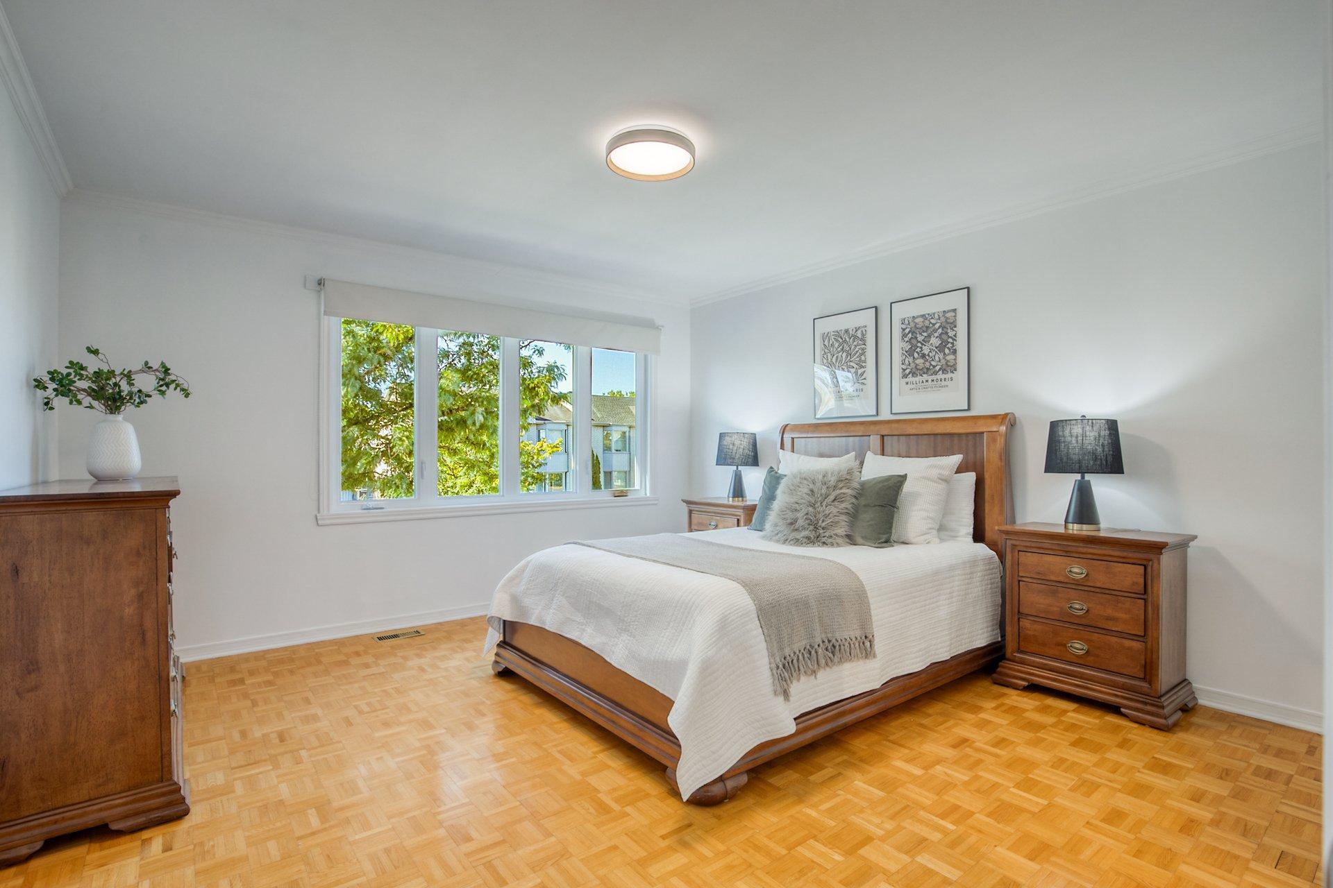 









427

 - 431


Rue François-V.-Malhiot

,
Boucherville,




QC
J4B7X1

