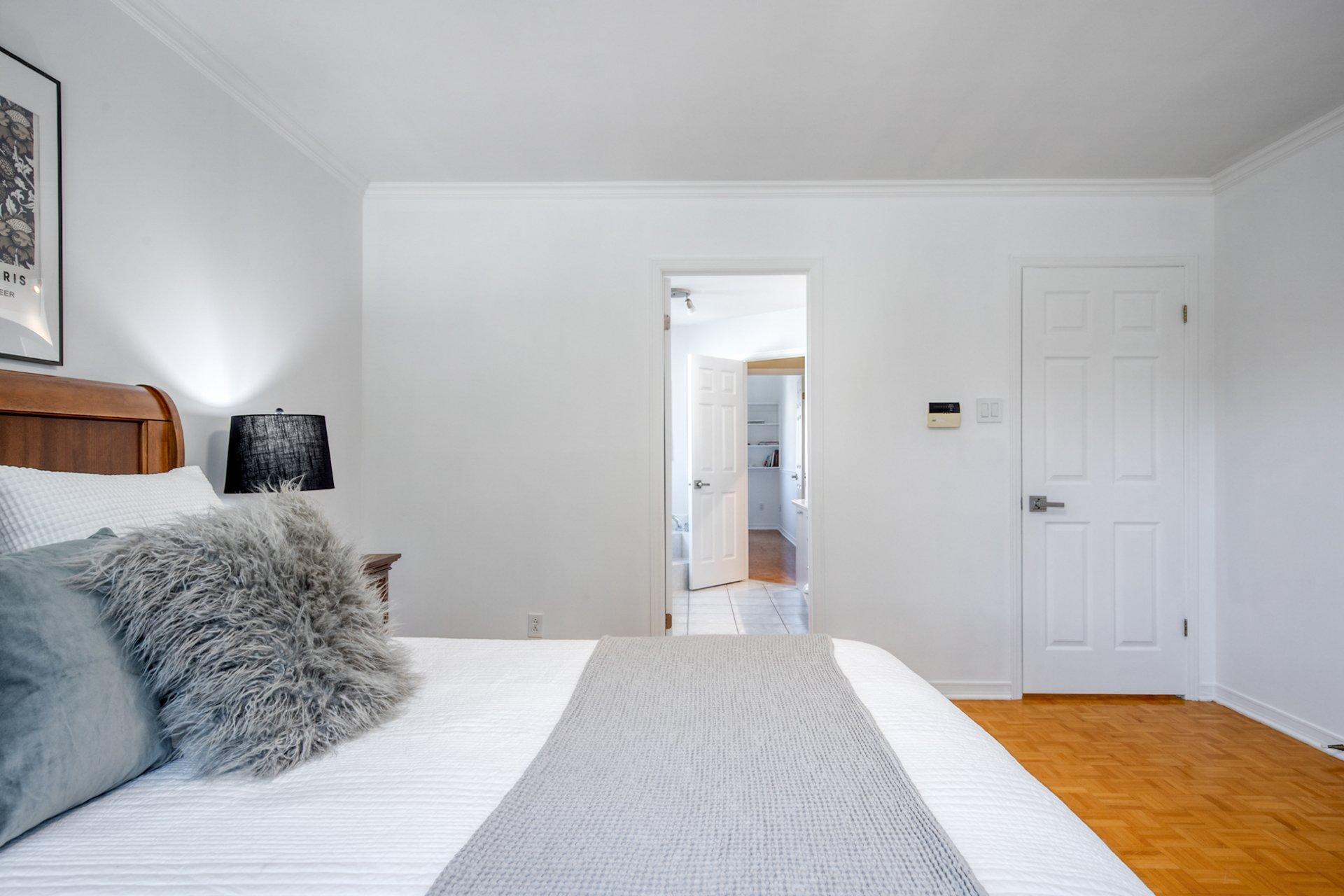 









427

 - 431


Rue François-V.-Malhiot

,
Boucherville,




QC
J4B7X1

