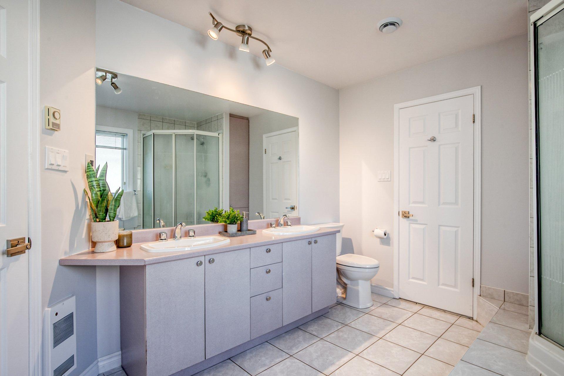 









427

 - 431


Rue François-V.-Malhiot

,
Boucherville,




QC
J4B7X1

