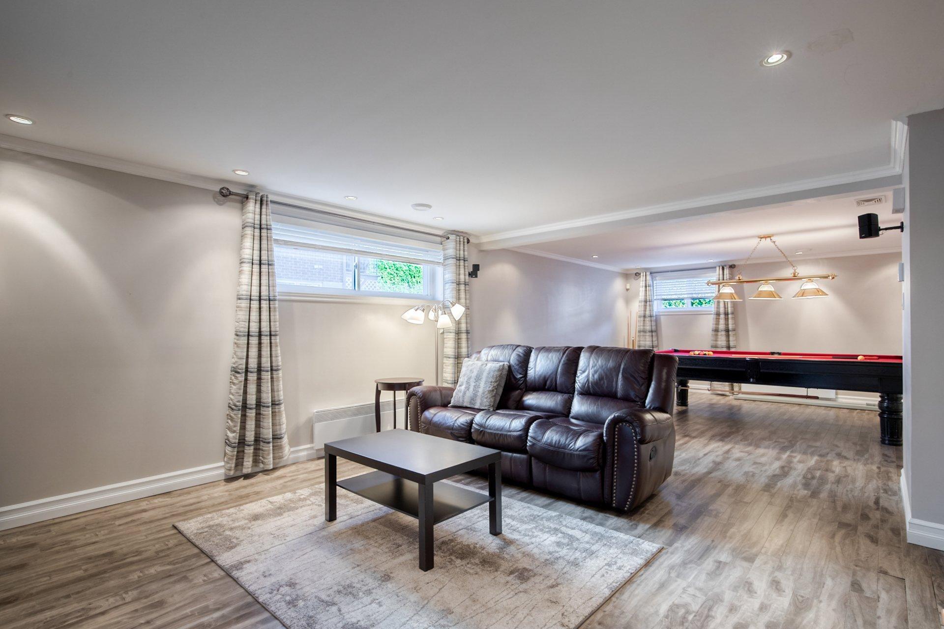 









427

 - 431


Rue François-V.-Malhiot

,
Boucherville,




QC
J4B7X1

