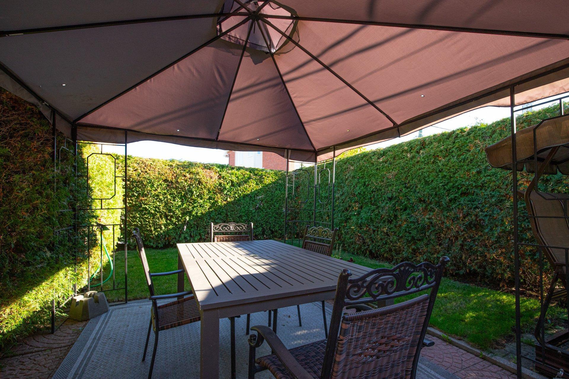 









427

 - 431


Rue François-V.-Malhiot

,
Boucherville,




QC
J4B7X1

