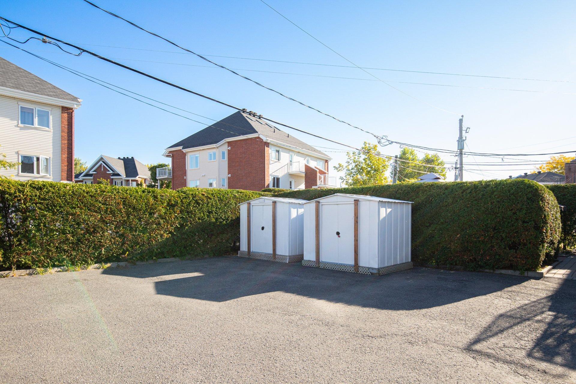 









427

 - 431


Rue François-V.-Malhiot

,
Boucherville,




QC
J4B7X1

