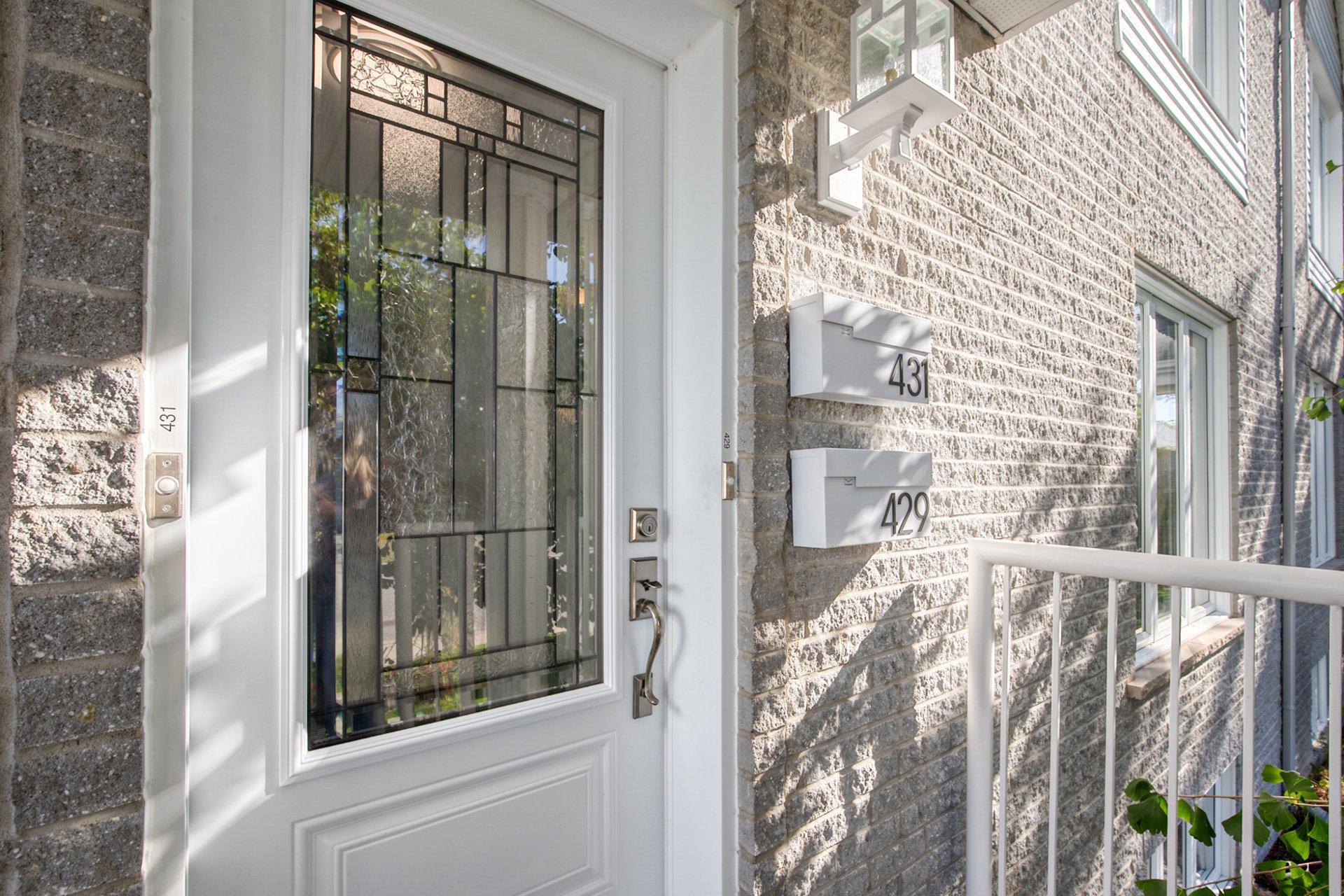 









427

 - 431


Rue François-V.-Malhiot

,
Boucherville,




QC
J4B7X1

