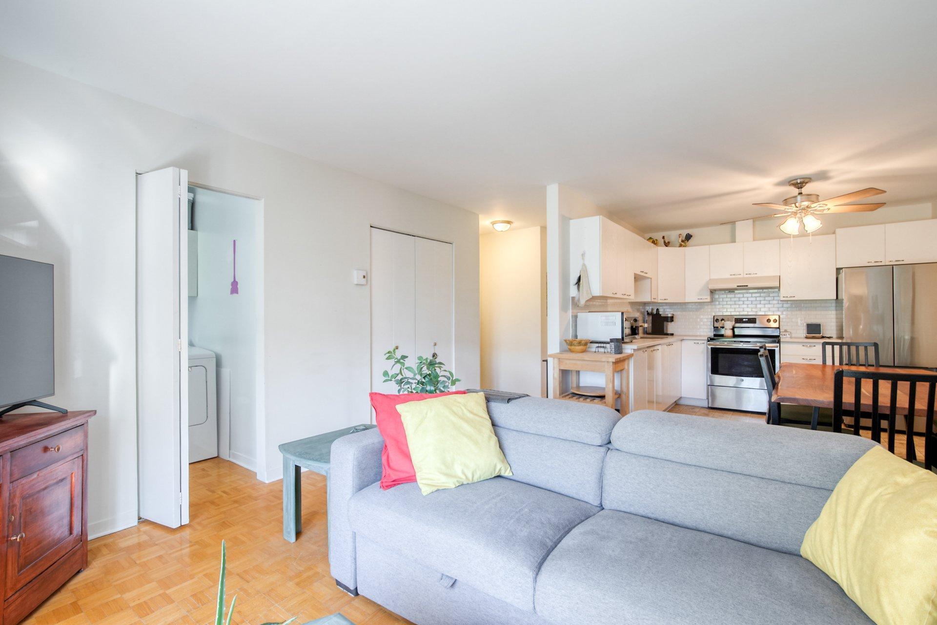 









427

 - 431


Rue François-V.-Malhiot

,
Boucherville,




QC
J4B7X1

