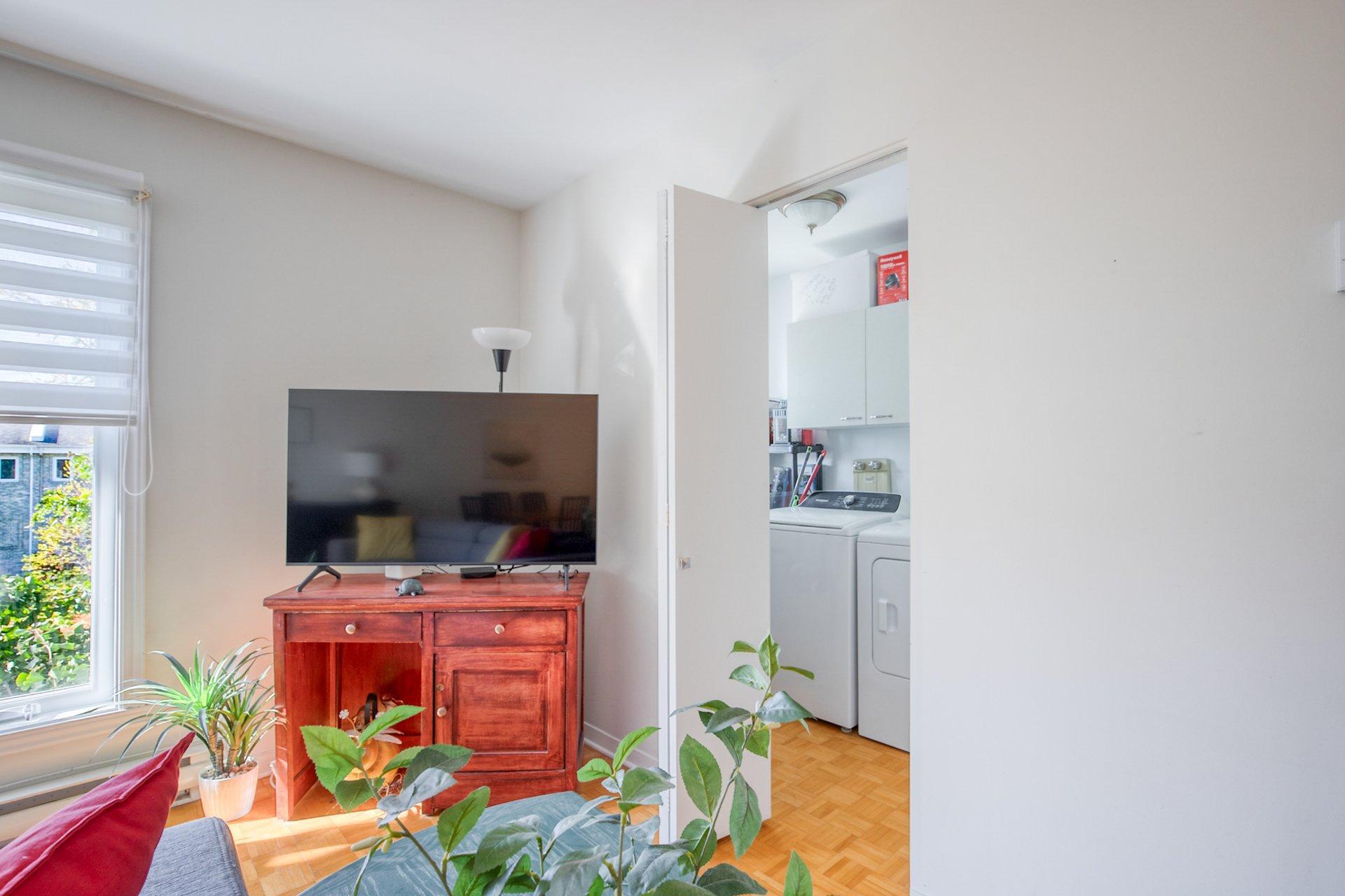 









427

 - 431


Rue François-V.-Malhiot

,
Boucherville,




QC
J4B7X1

