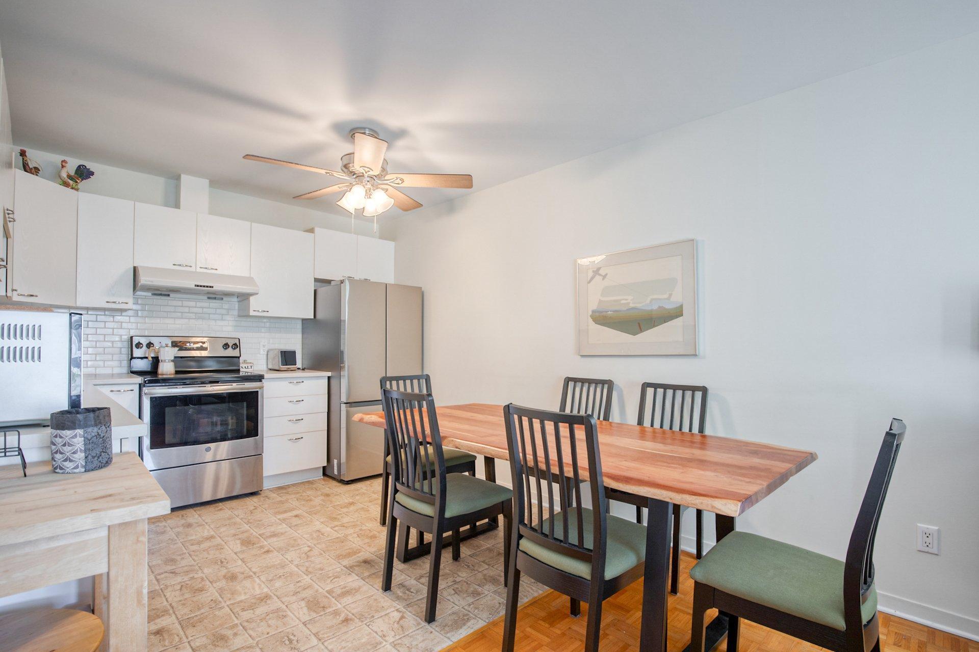 









427

 - 431


Rue François-V.-Malhiot

,
Boucherville,




QC
J4B7X1

