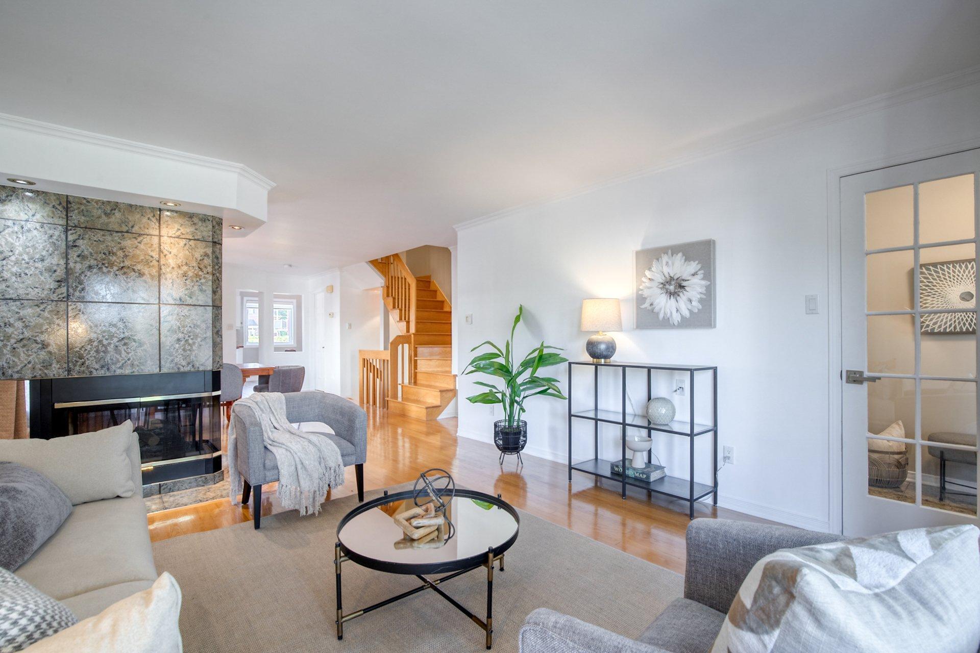 









427

 - 431


Rue François-V.-Malhiot

,
Boucherville,




QC
J4B7X1

