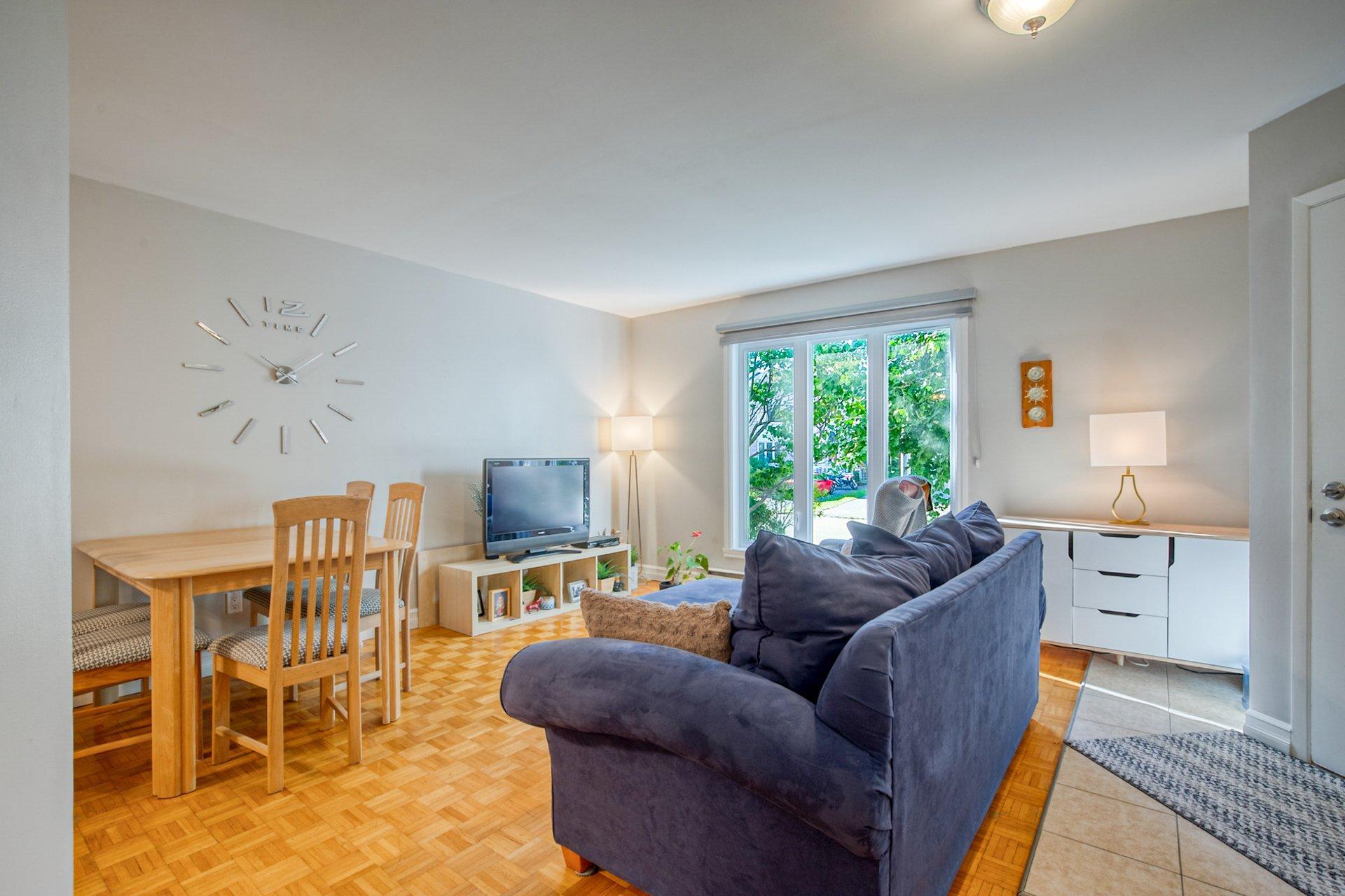 









427

 - 431


Rue François-V.-Malhiot

,
Boucherville,




QC
J4B7X1

