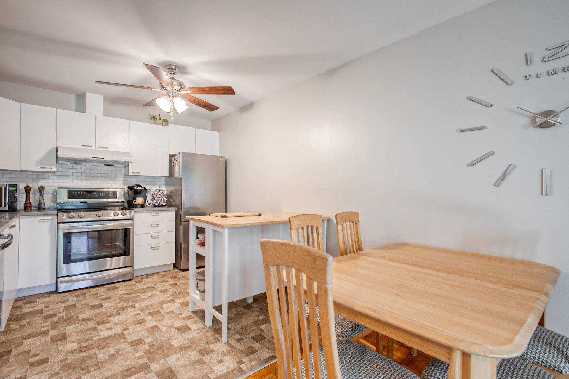 









427

 - 431


Rue François-V.-Malhiot

,
Boucherville,




QC
J4B7X1

