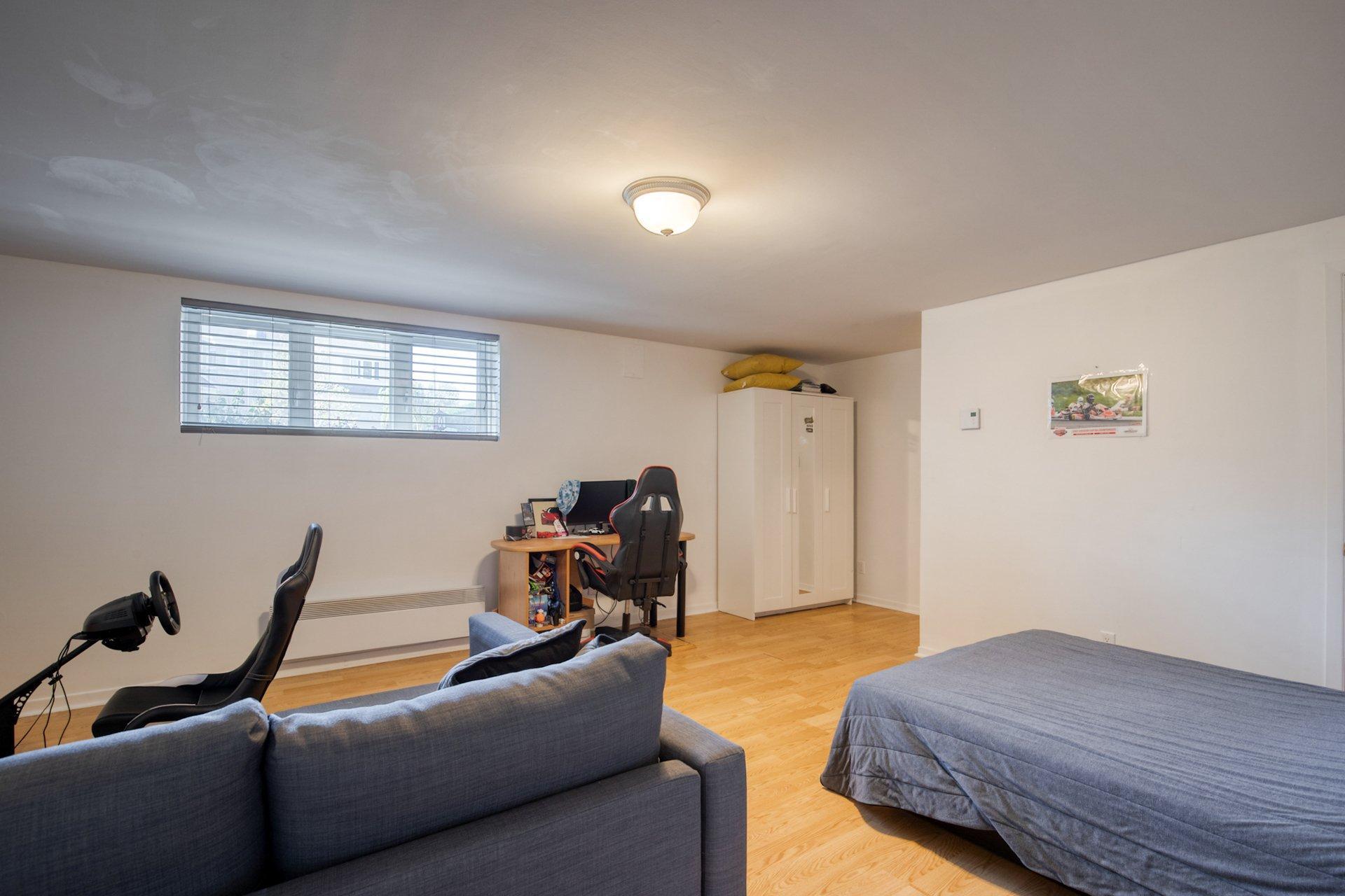 









427

 - 431


Rue François-V.-Malhiot

,
Boucherville,




QC
J4B7X1

