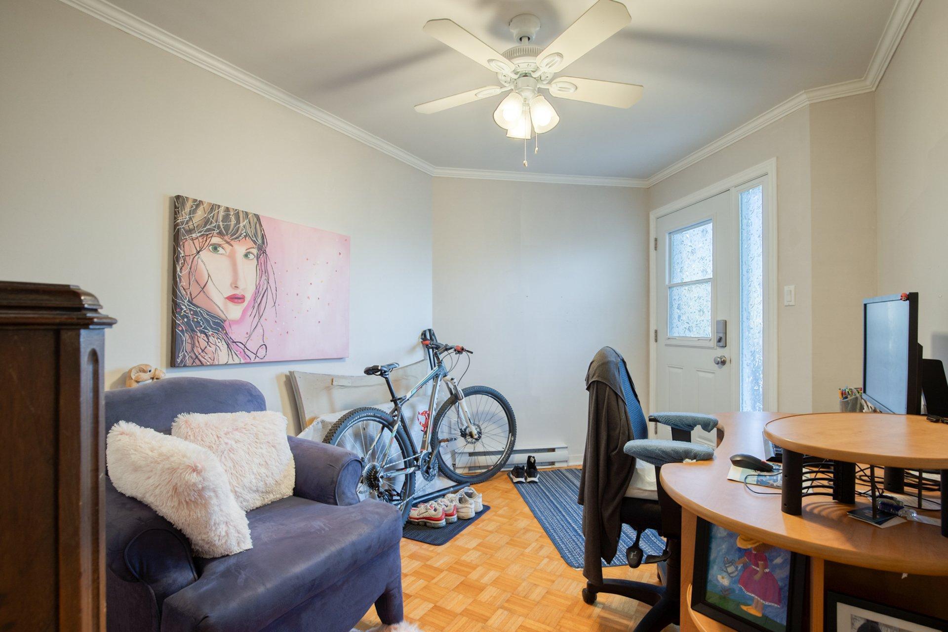 









427

 - 431


Rue François-V.-Malhiot

,
Boucherville,




QC
J4B7X1

