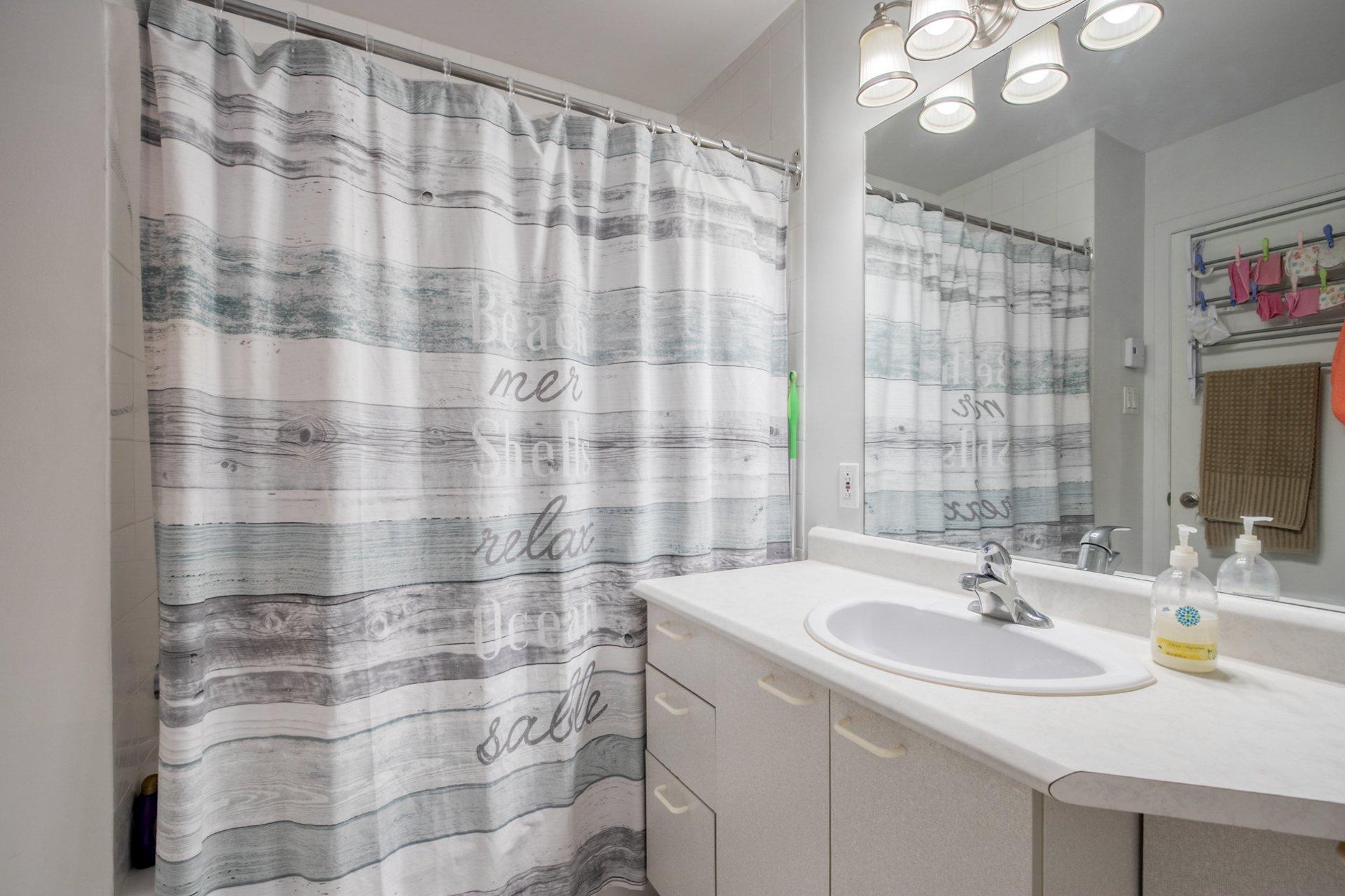 









427

 - 431


Rue François-V.-Malhiot

,
Boucherville,




QC
J4B7X1

