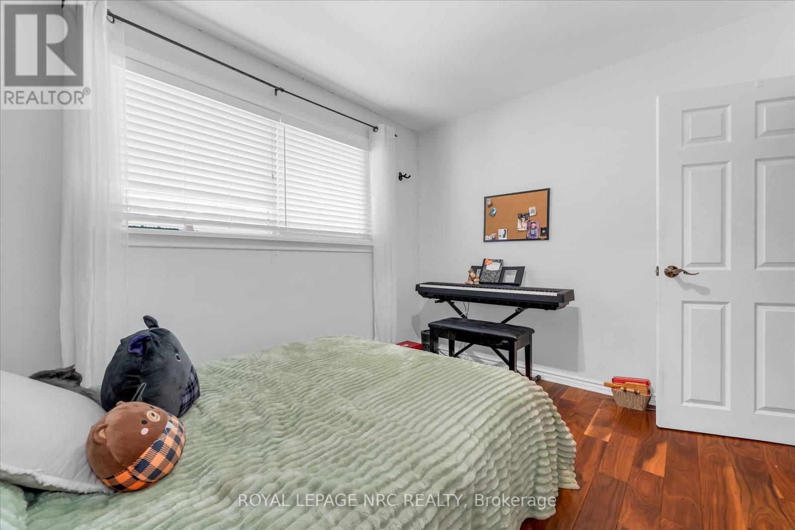 












442 BUNTING ROAD

,
St. Catharines (Carlton/Bunting),




Ontario
L2M3Z4

