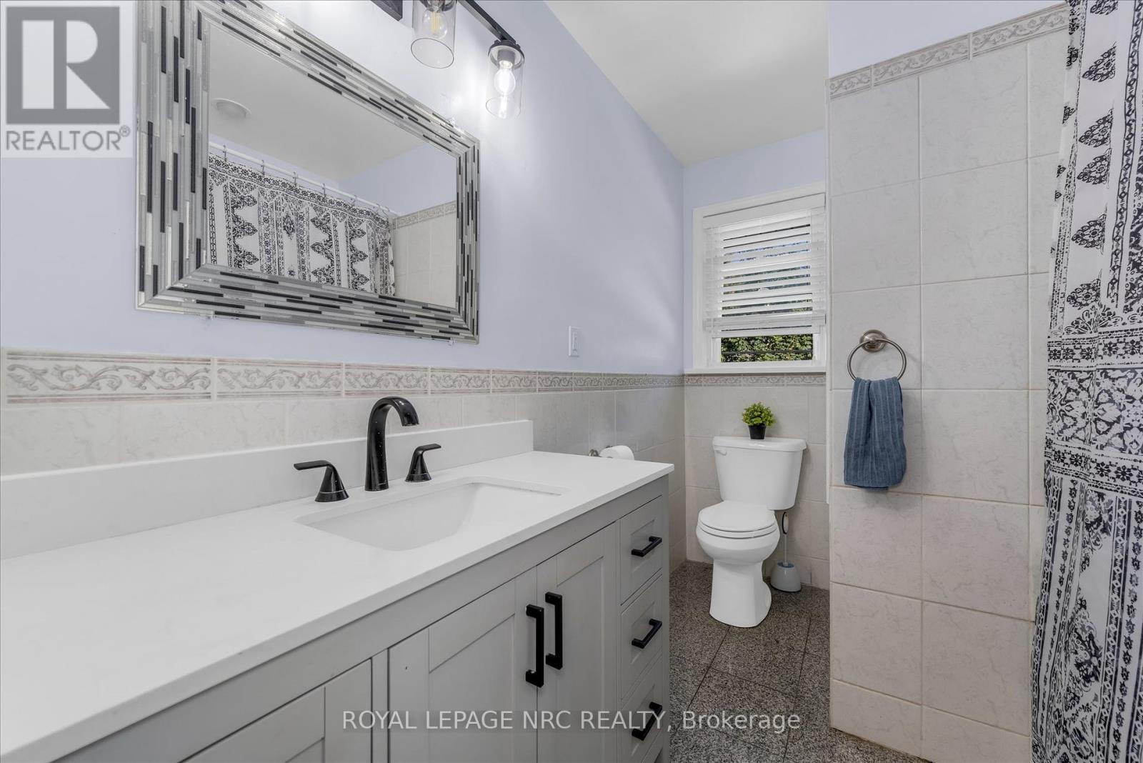 












442 BUNTING ROAD

,
St. Catharines (Carlton/Bunting),




Ontario
L2M3Z4

