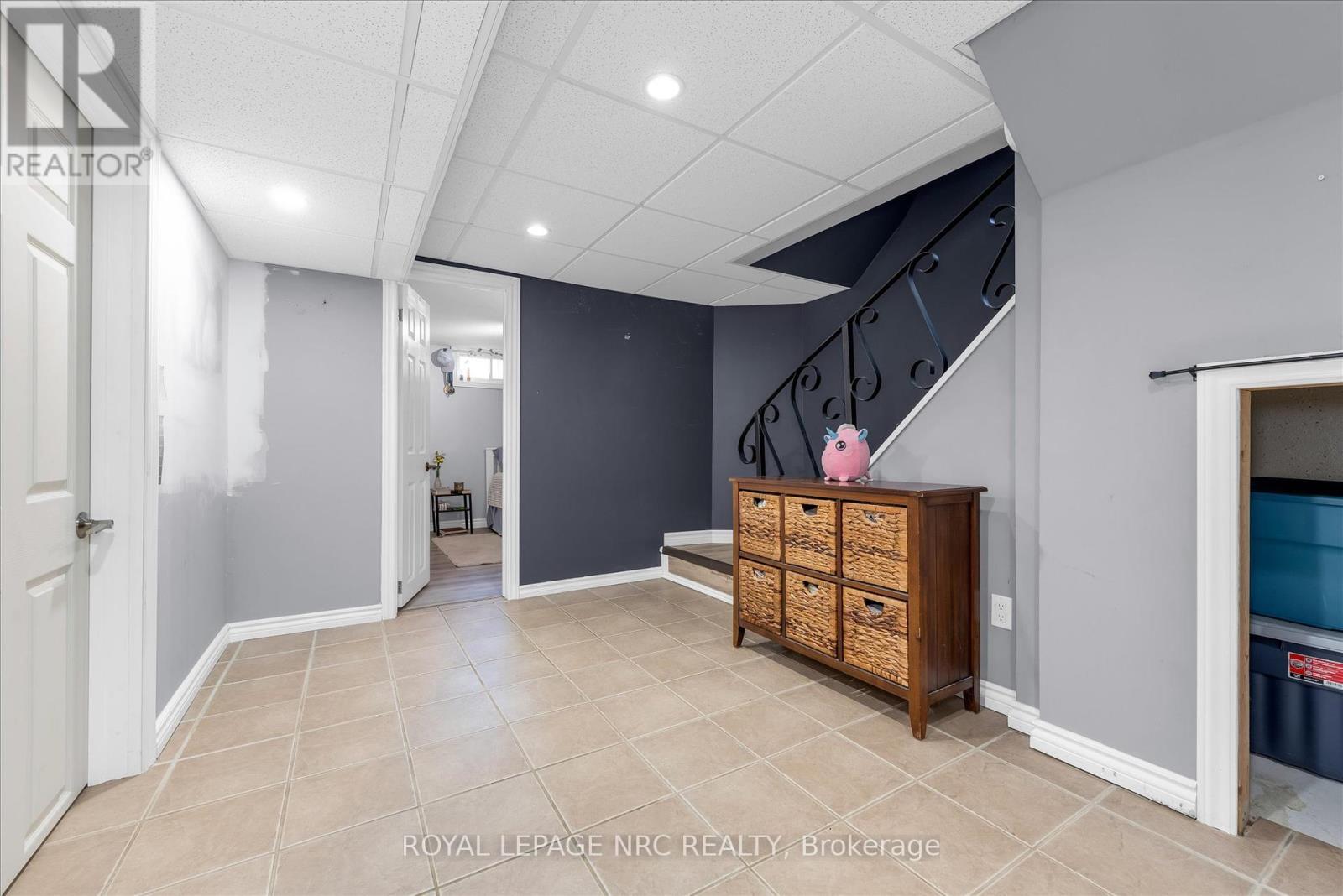 












442 BUNTING ROAD

,
St. Catharines (Carlton/Bunting),




Ontario
L2M3Z4

