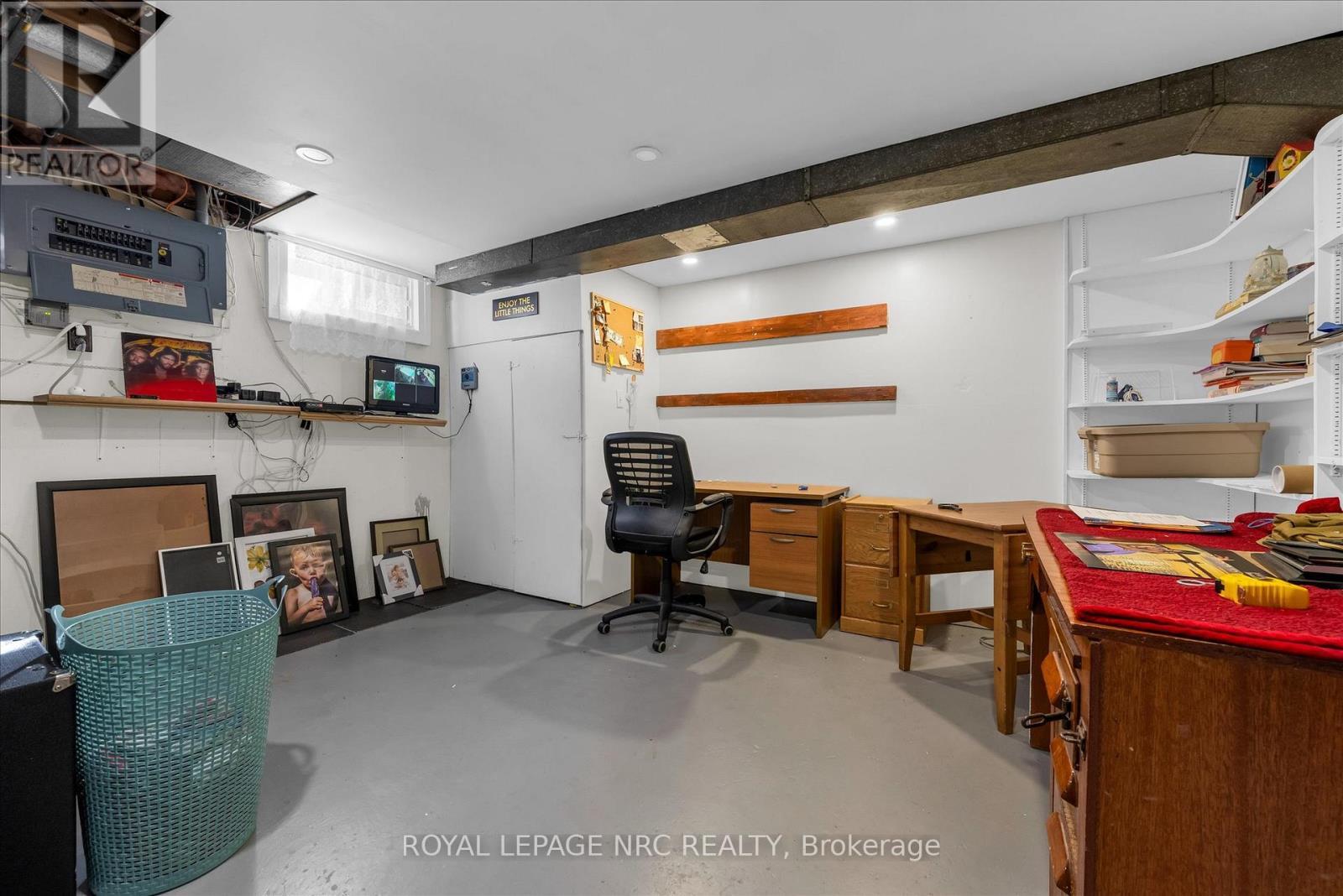 












442 BUNTING ROAD

,
St. Catharines (Carlton/Bunting),




Ontario
L2M3Z4

