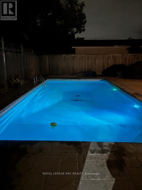 












442 BUNTING ROAD

,
St. Catharines (Carlton/Bunting),




Ontario
L2M3Z4

